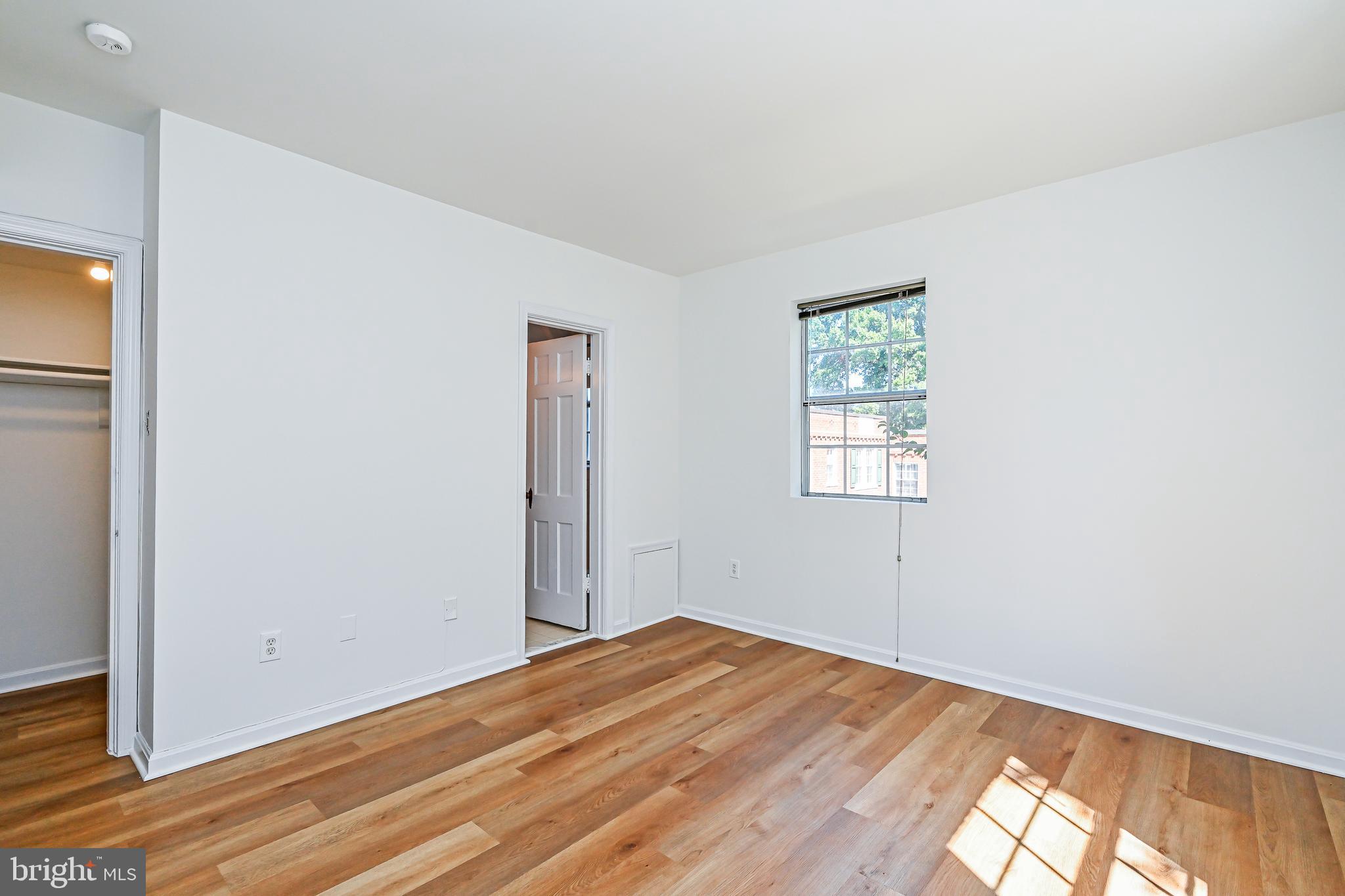 COLONIAL VILLAGE II - Residential