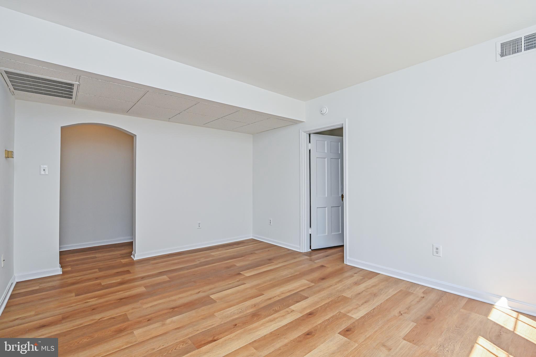 COLONIAL VILLAGE II - Residential