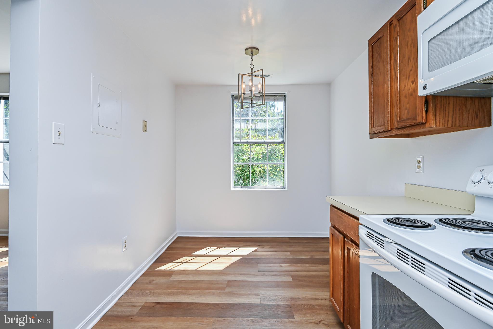 COLONIAL VILLAGE II - Residential