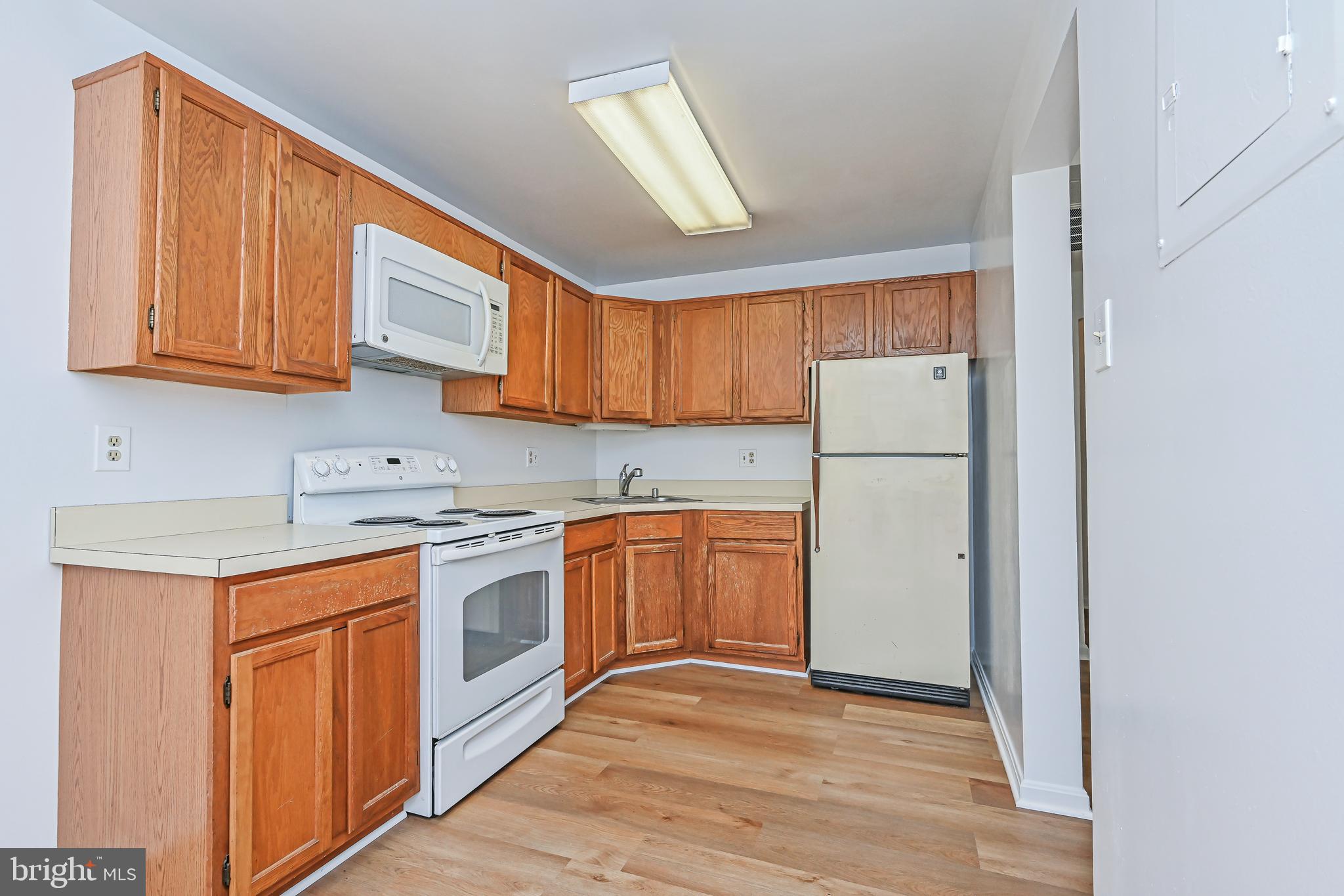 COLONIAL VILLAGE II - Residential