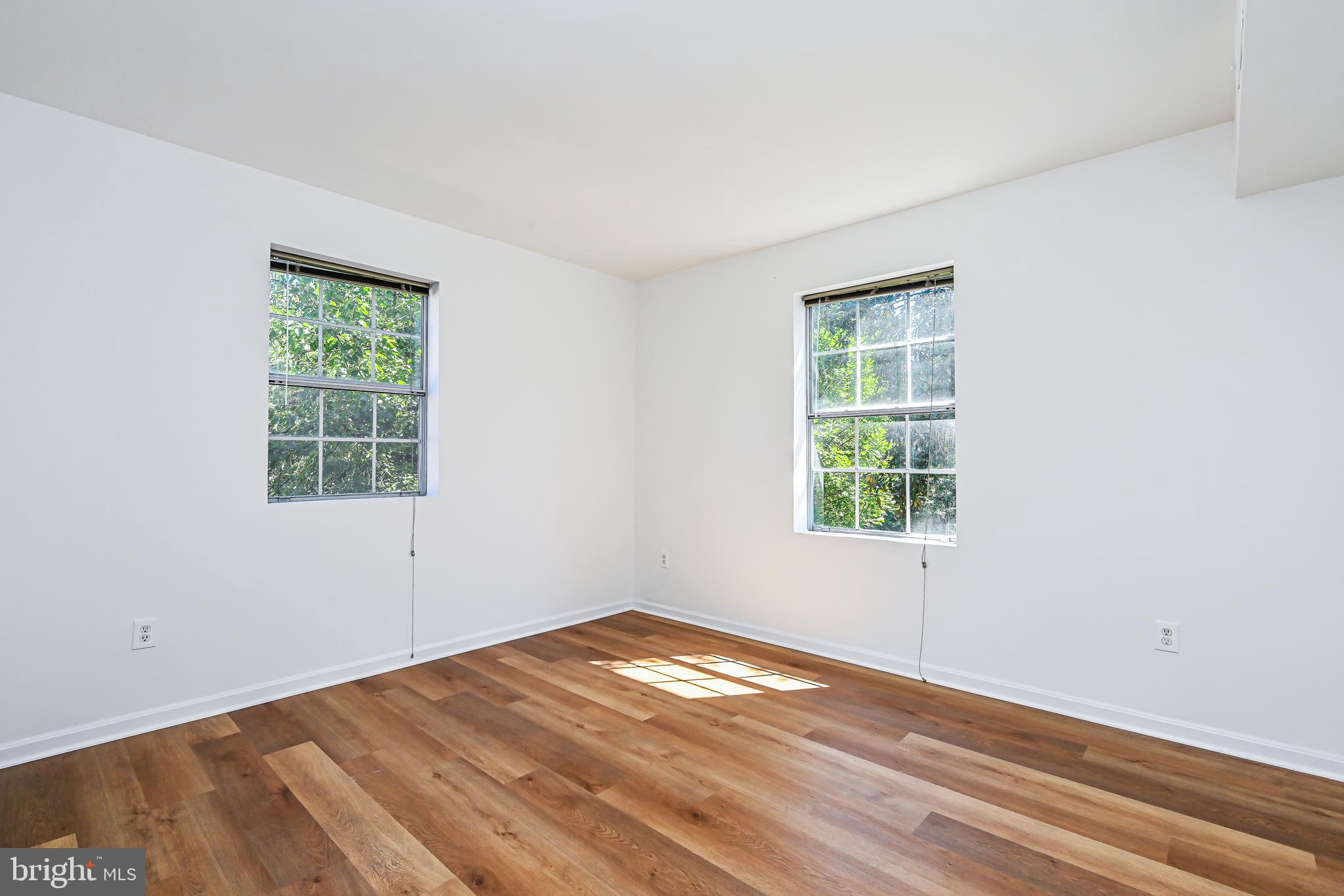 COLONIAL VILLAGE II - Residential