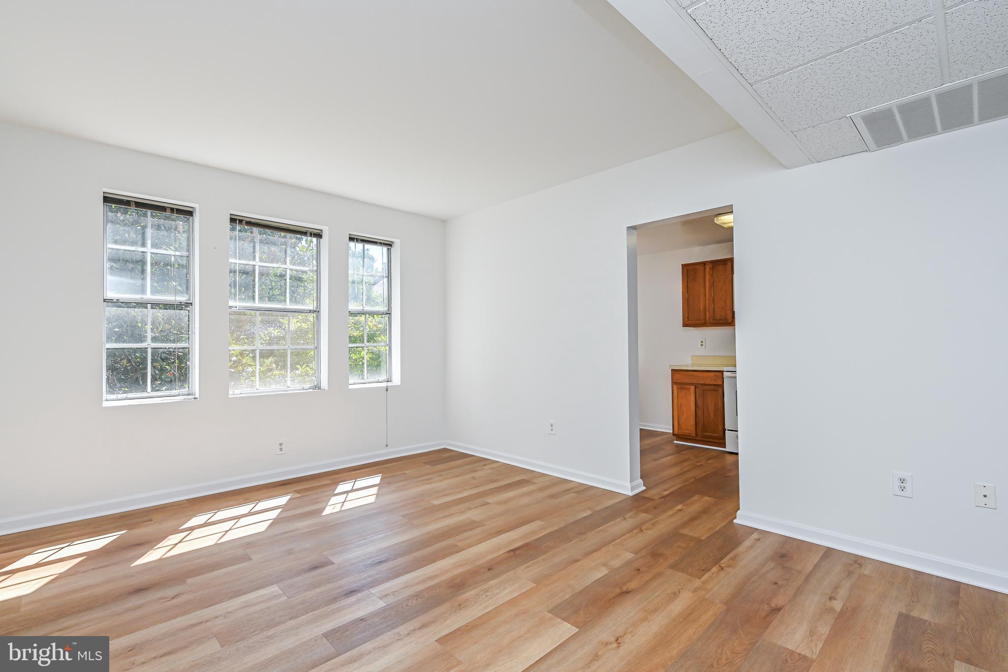 COLONIAL VILLAGE II - Residential