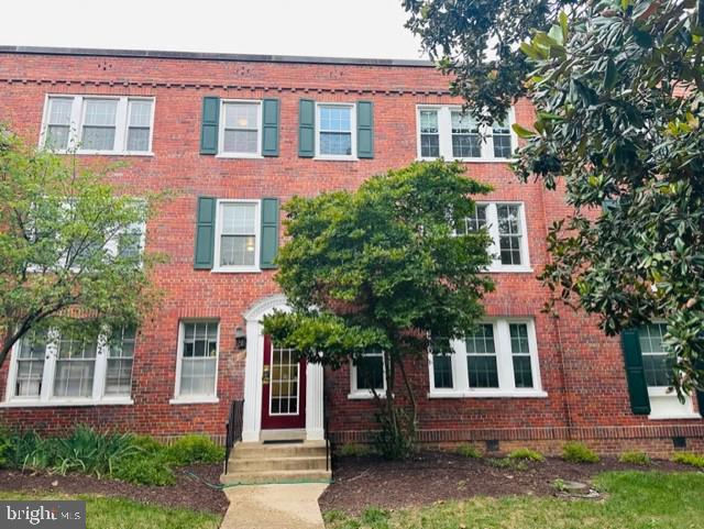 COLONIAL VILLAGE II - Residential