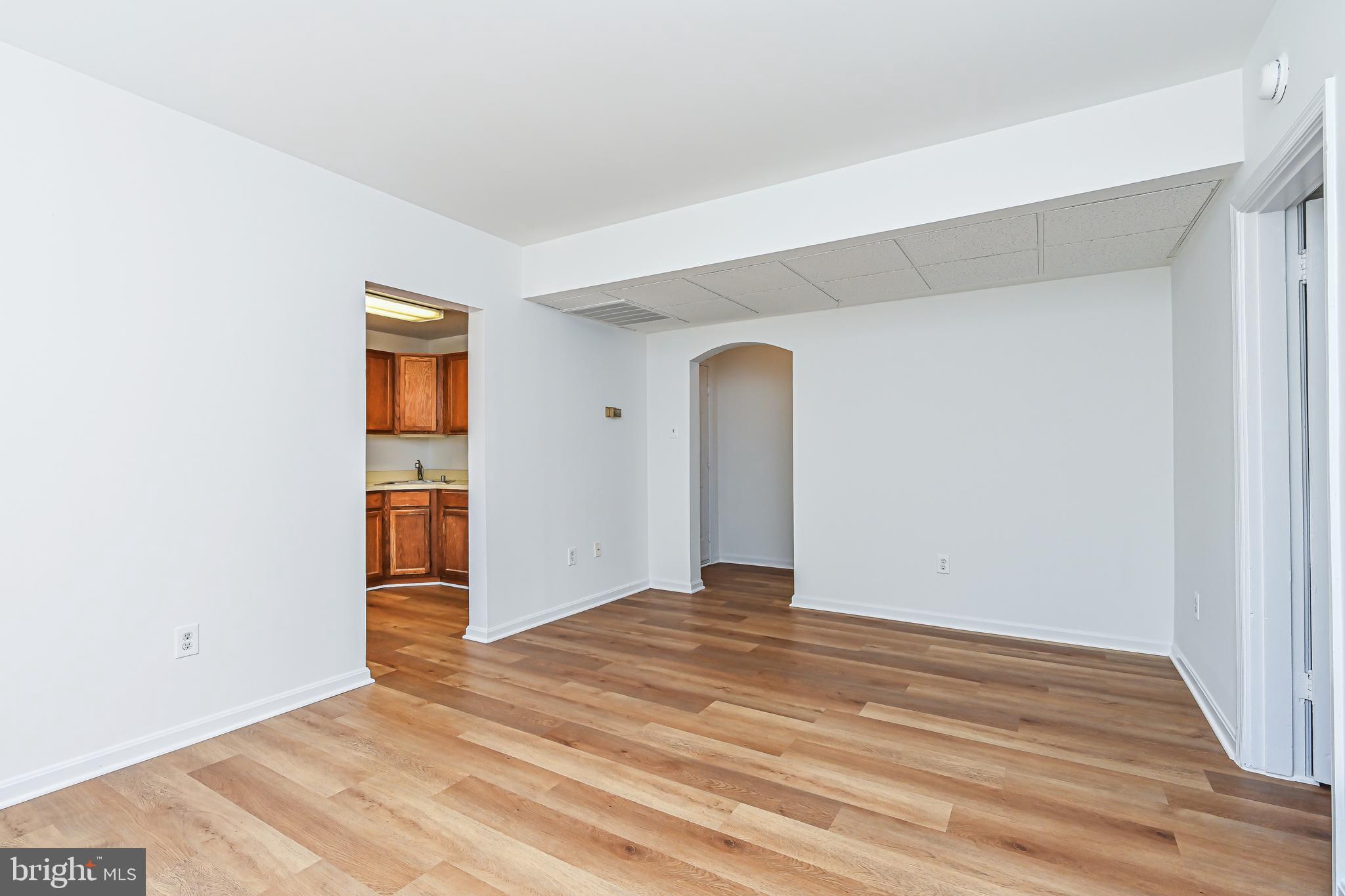 COLONIAL VILLAGE II - Residential