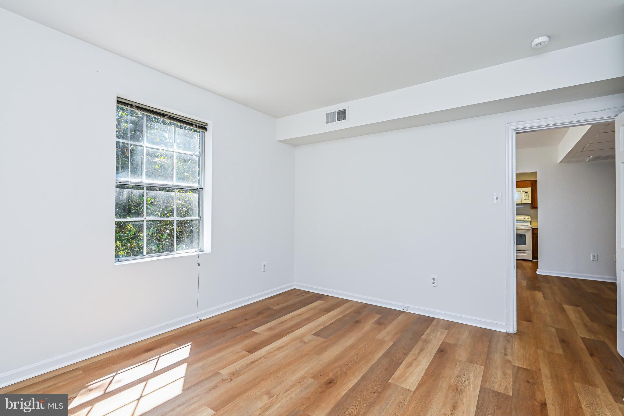 COLONIAL VILLAGE II - Residential