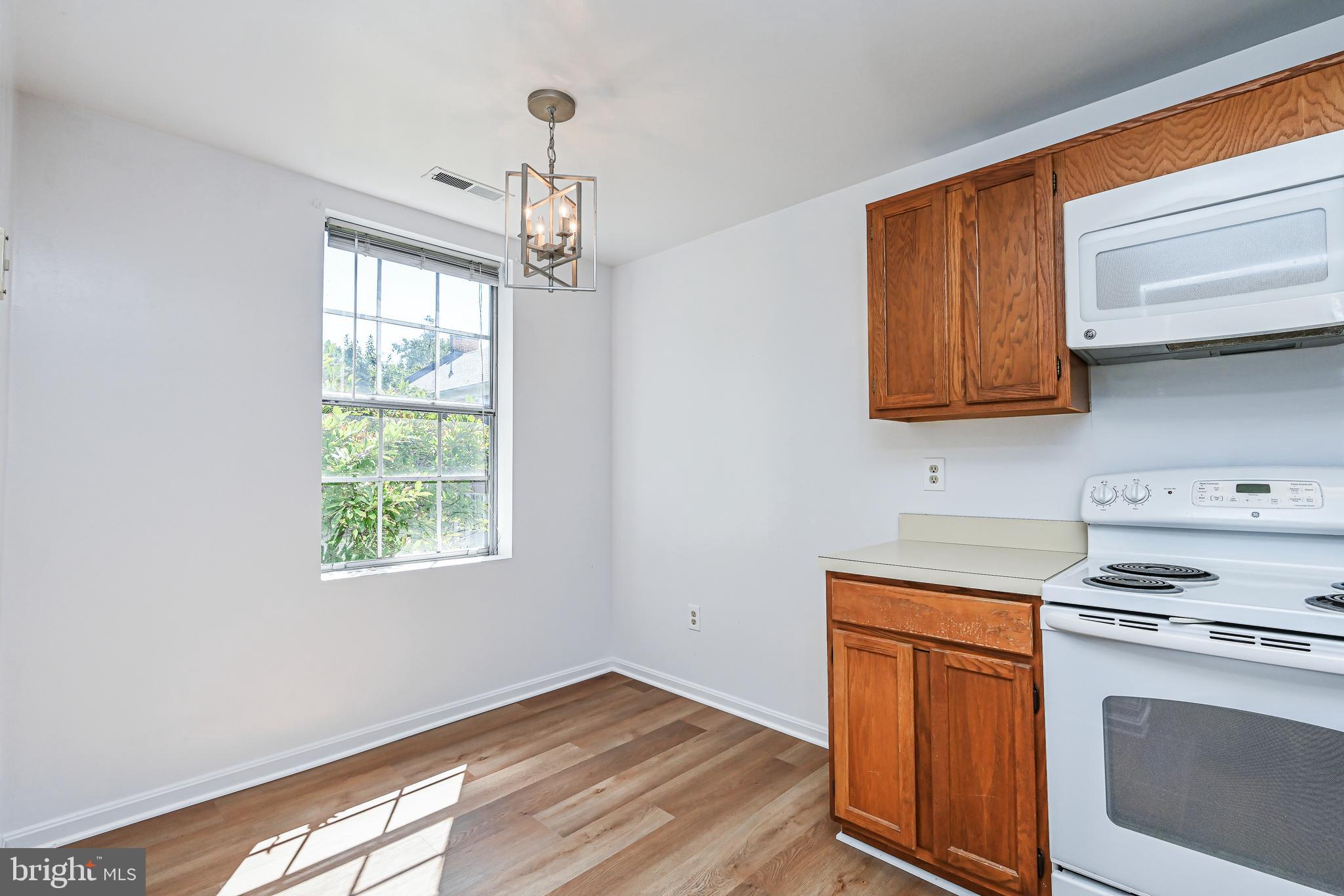 COLONIAL VILLAGE II - Residential