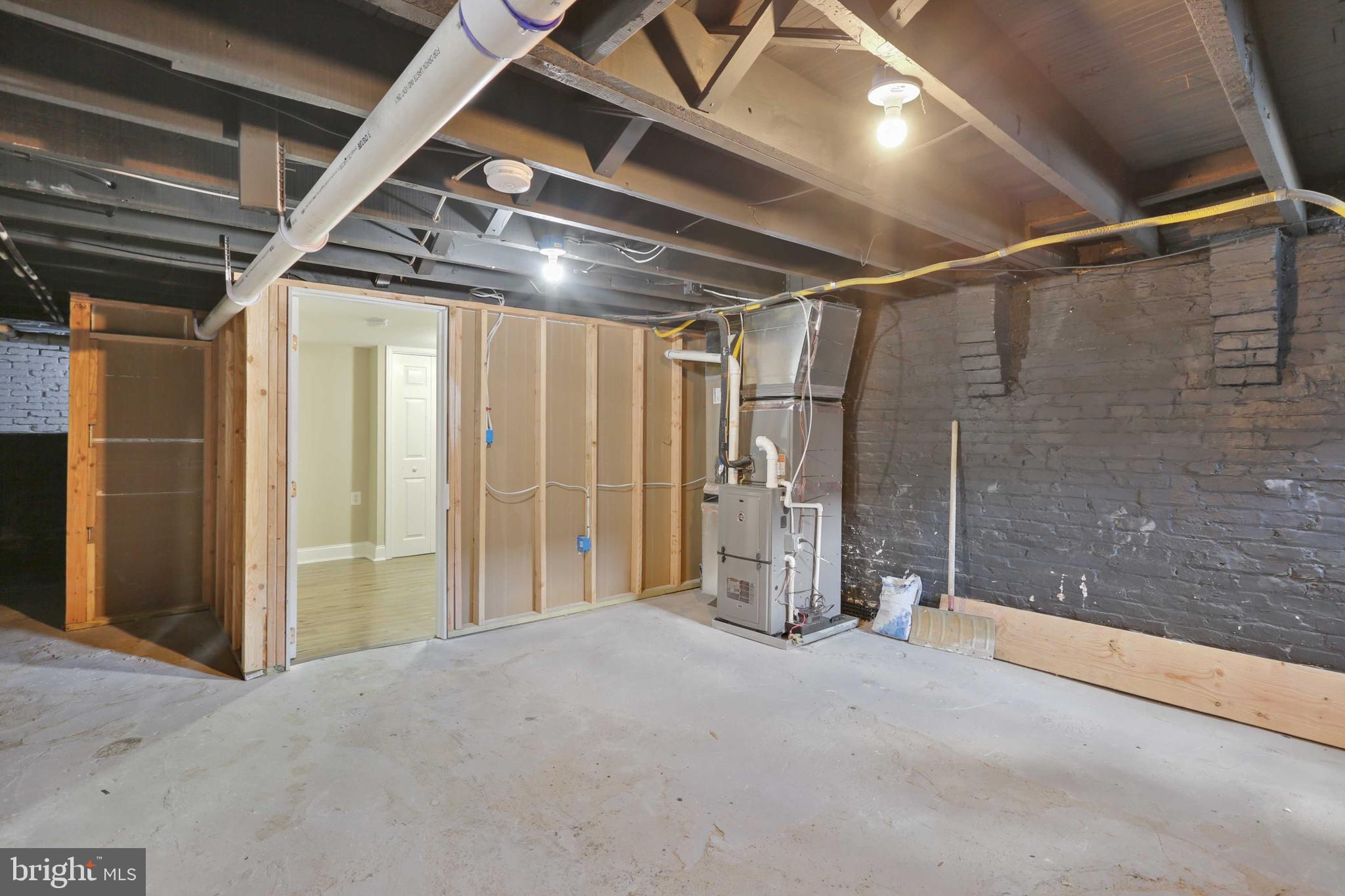 CARROLL-SOUTH HILTON - Residential Lease