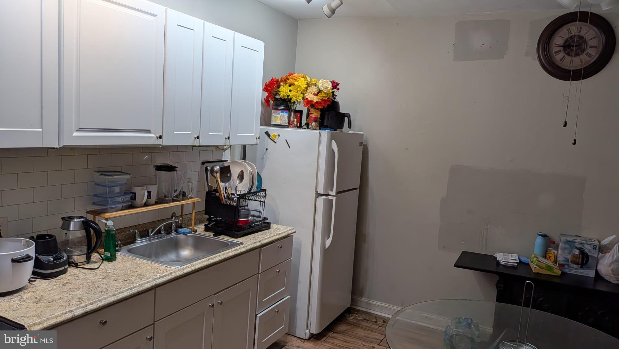 1105 W AIRY STREET