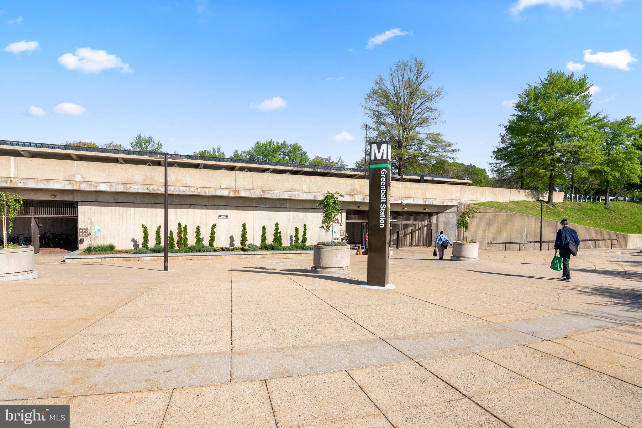 GREENBRIAR CONDO PHASE I - Residential Lease