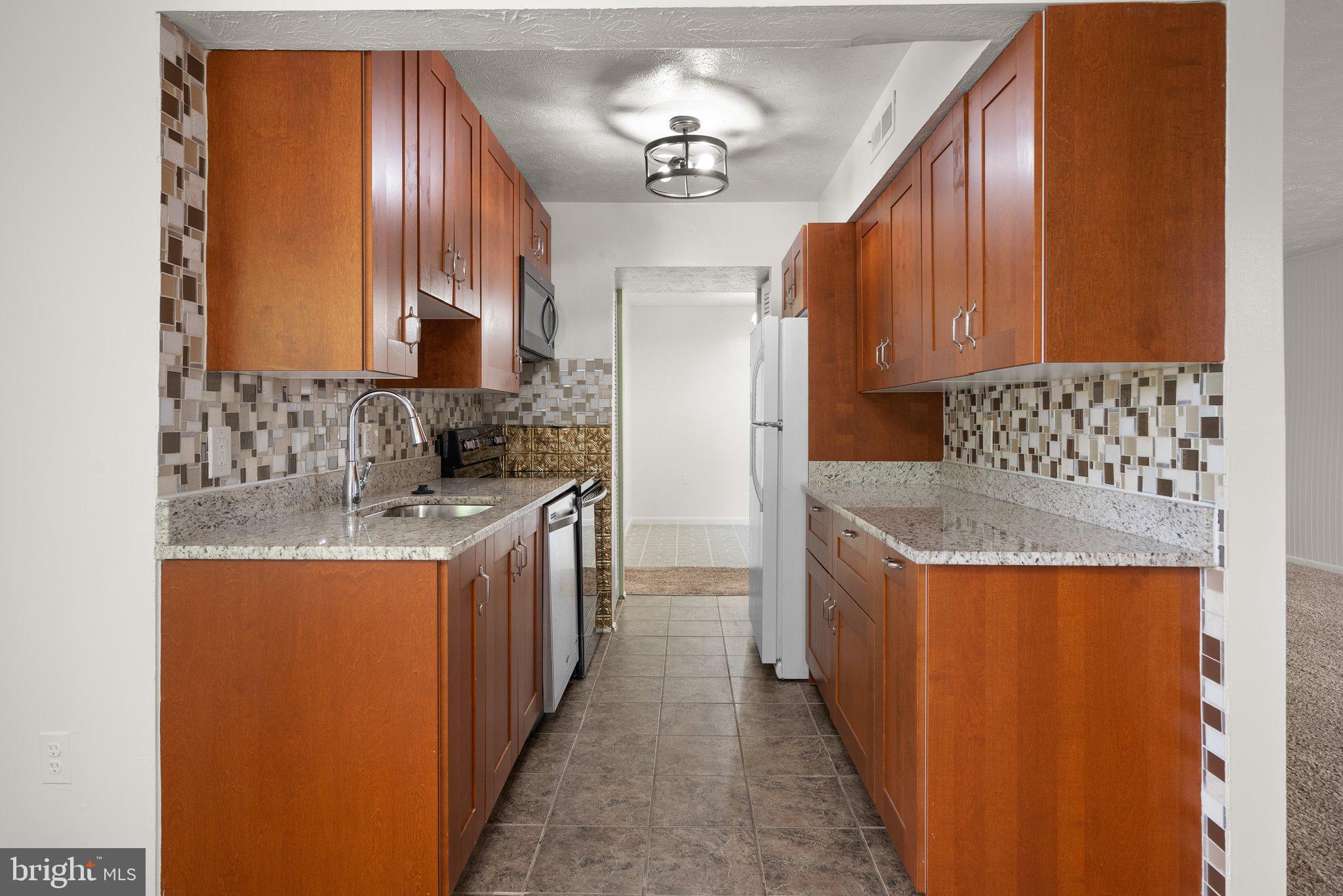 GREENBRIAR CONDO PHASE I - Residential Lease