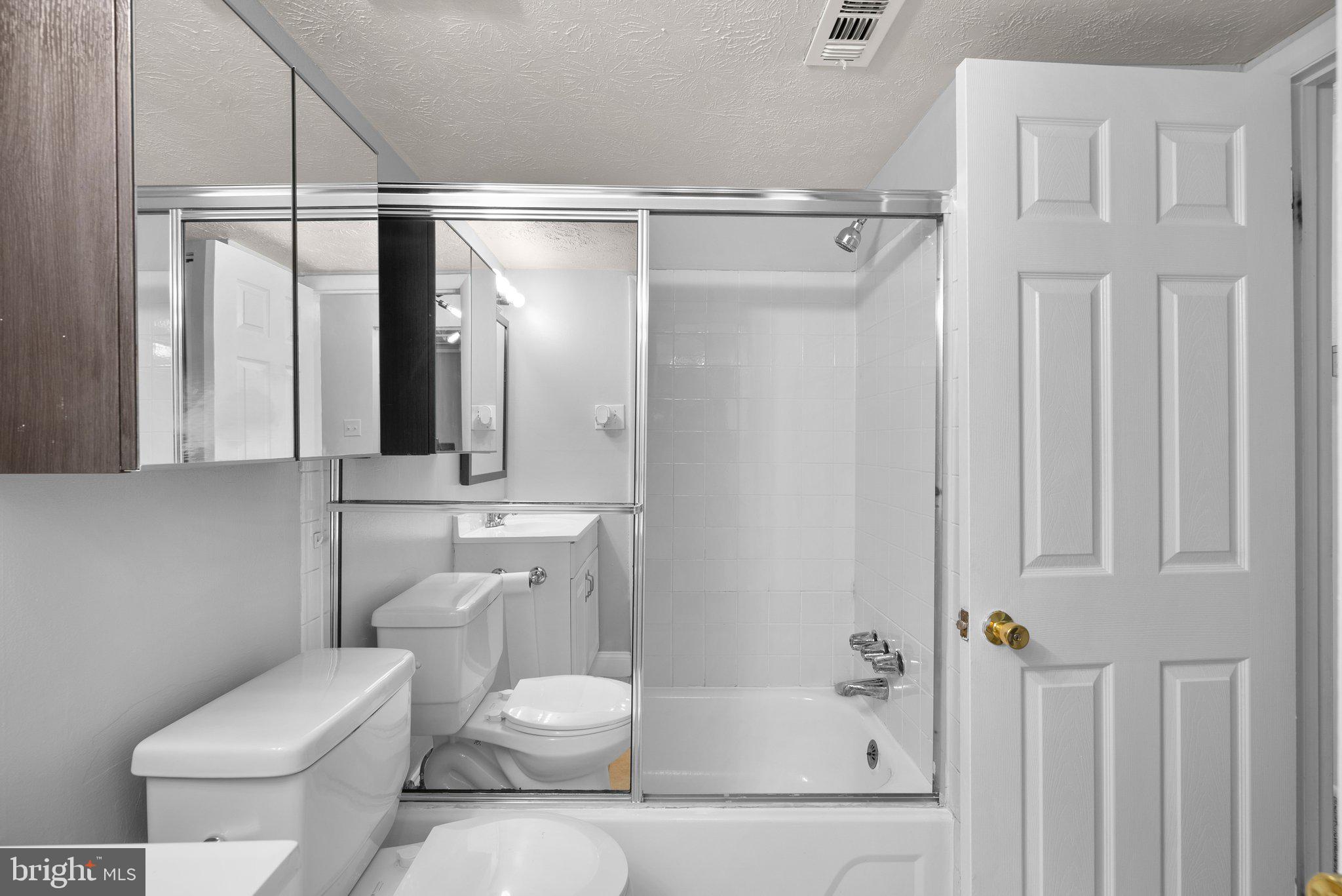 GREENBRIAR CONDO PHASE I - Residential Lease