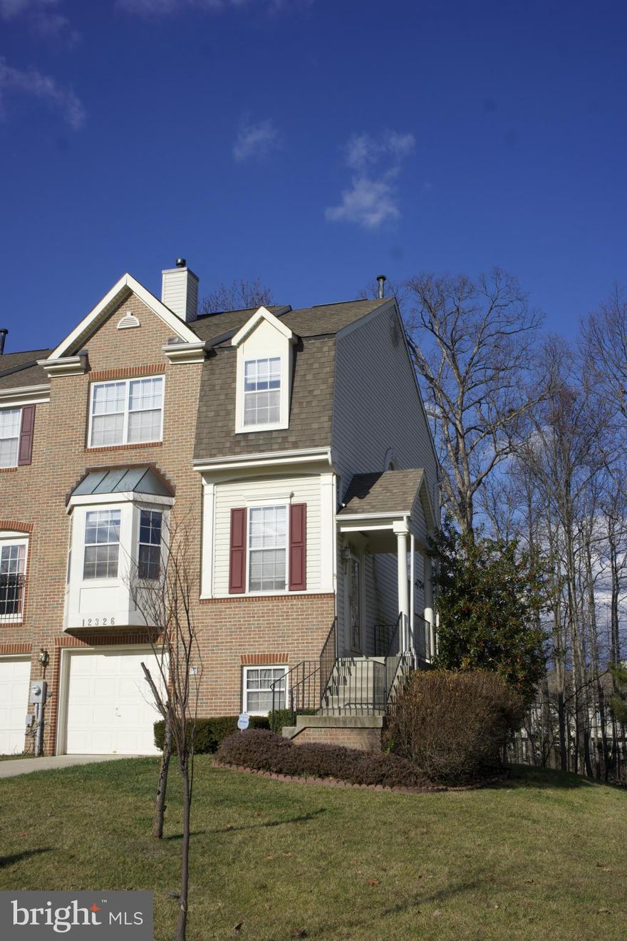 LARGE & BEAUTIFUL, END UNIT TOWNHOUSE WITH GARAGE FEATURING: HARDWOOD FLOORS*NEW PAINT THROUGHOUT*NEW CARPET THROUGHOUT*LARGE PRIVATE REAR DECK BACKS TO WOODS*CATHEDRAL CEILINGS*GAS FIREPLACE*GRANITE COUNTERTOPS AT KITCHEN*STAINLESS STEEL APPLIANCES***MINIMUM APPLICANT REQUIREMENTS: 1) INCOME $90K; 2) GOOD RENTAL HISTORY; 3) SATISFACTORY CREDIT 690 or higher (NO JUDGEMENTS, LIENS); 4) PET 20LBS OR LESS (CASE BY CASE BASIS); 5) NO SMOKING.