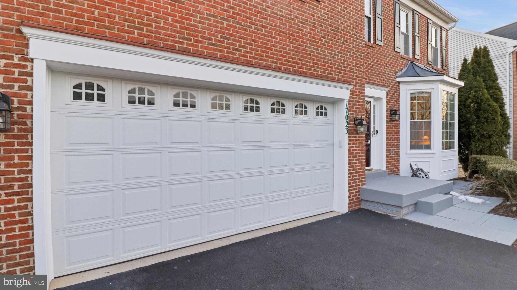 BROWNSTOWN ESTATES - Residential