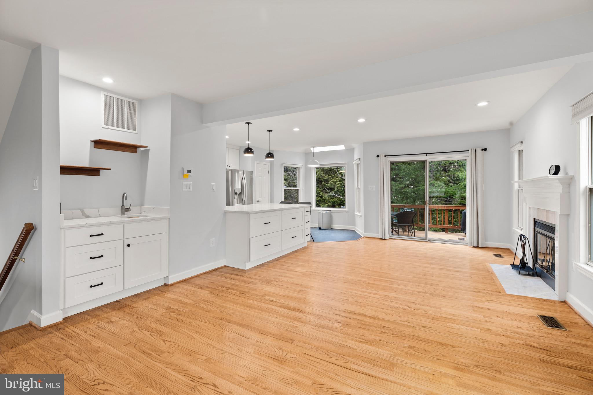 HAMPTONS OF MCLEAN - Residential