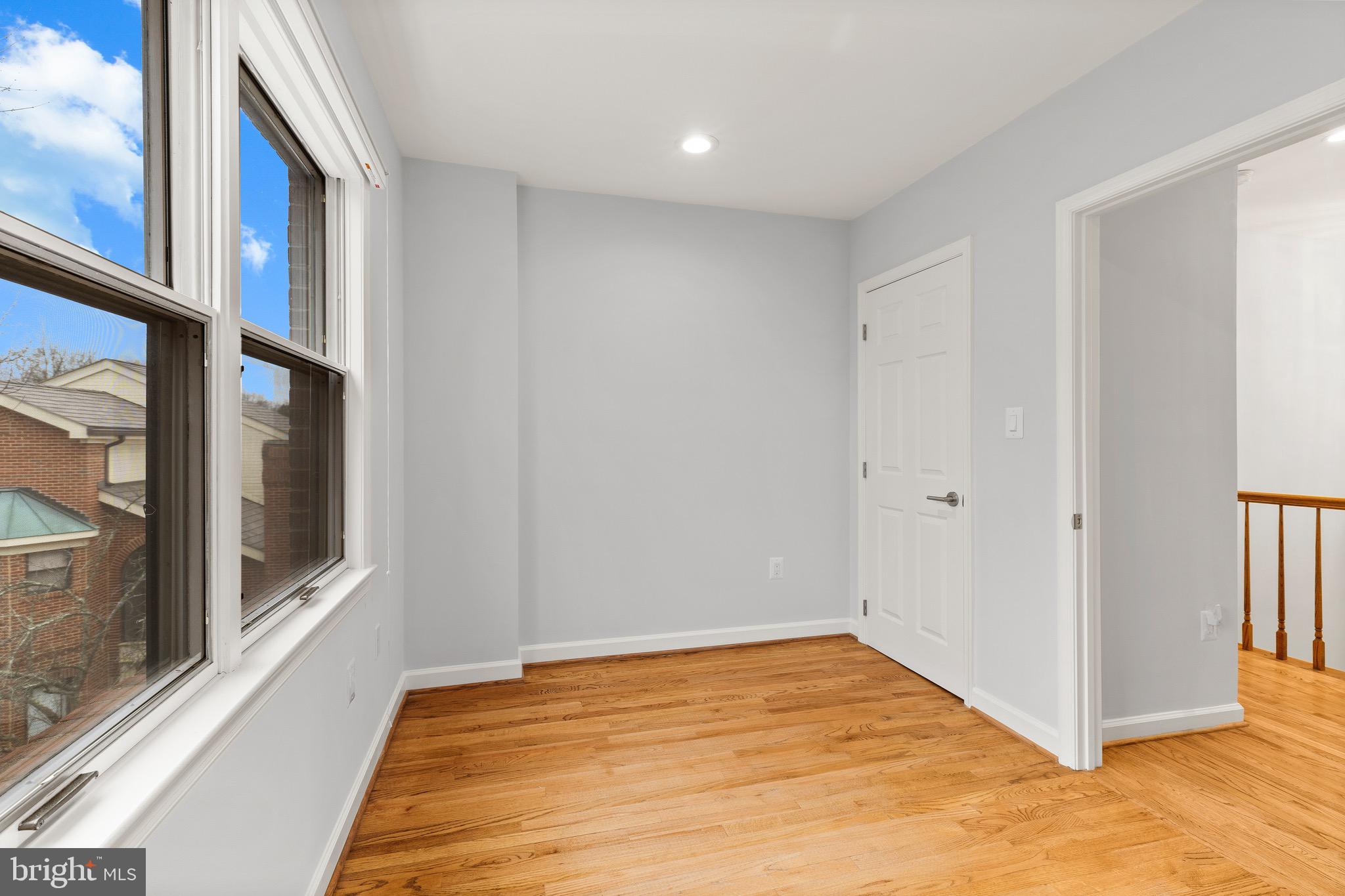 HAMPTONS OF MCLEAN - Residential