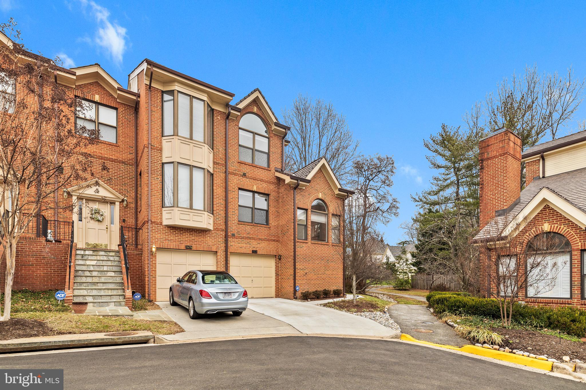 HAMPTONS OF MCLEAN - Residential