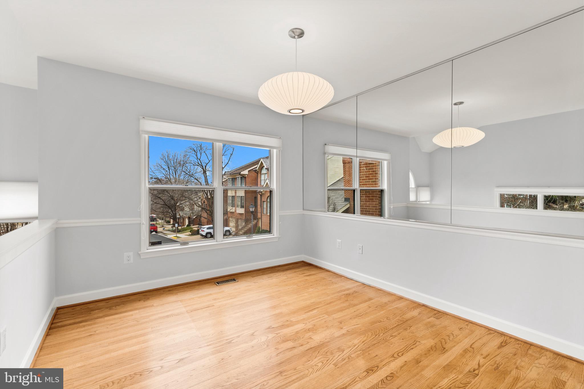 HAMPTONS OF MCLEAN - Residential