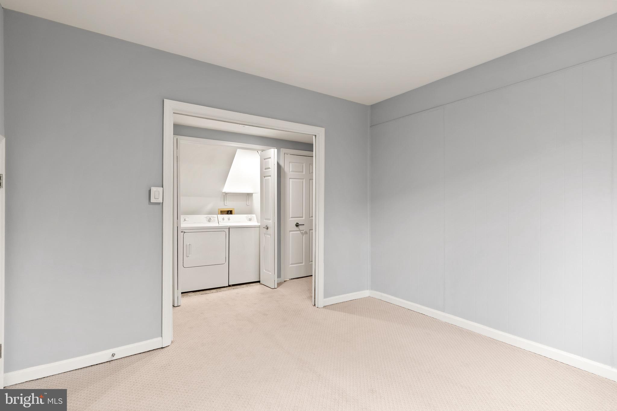 HAMPTONS OF MCLEAN - Residential