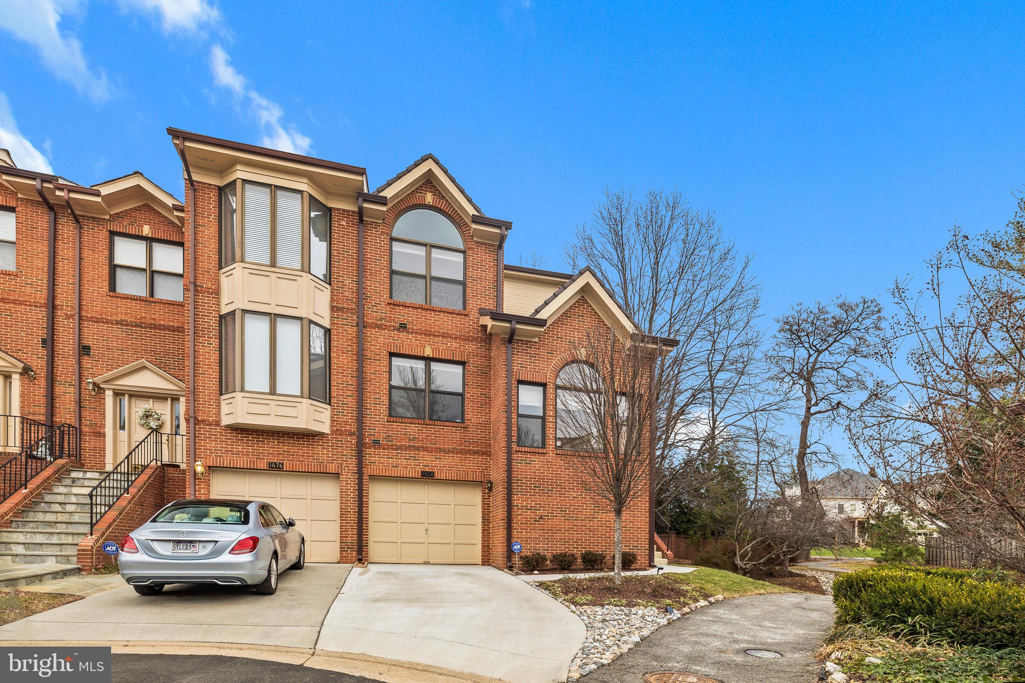 HAMPTONS OF MCLEAN - Residential