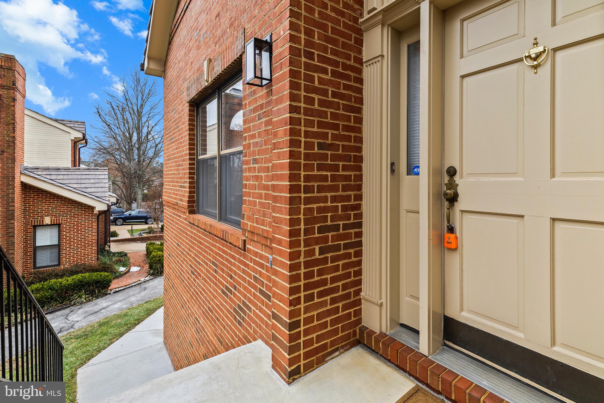 HAMPTONS OF MCLEAN - Residential