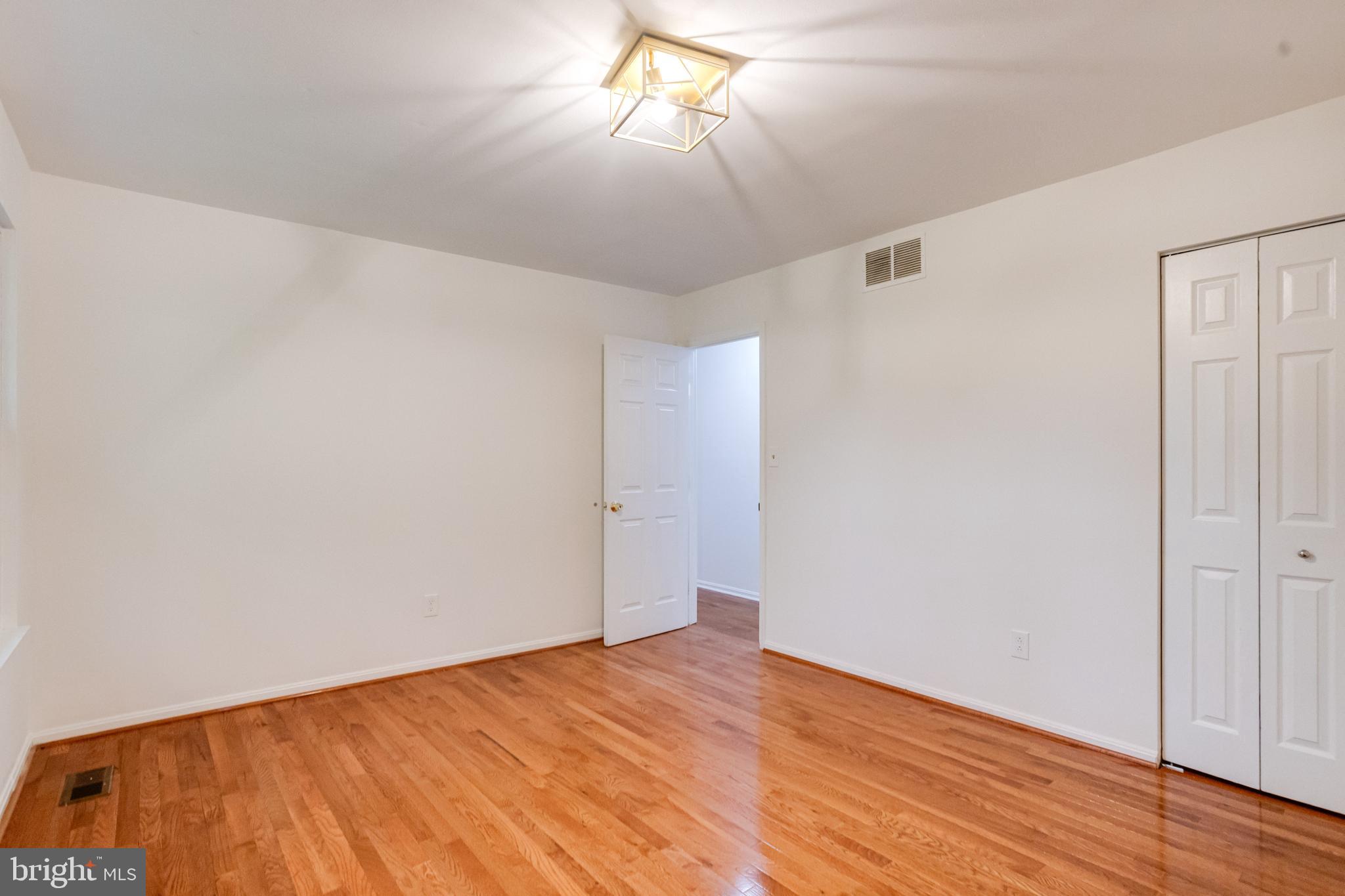 VILLAGE OF WHITE OAK - Residential