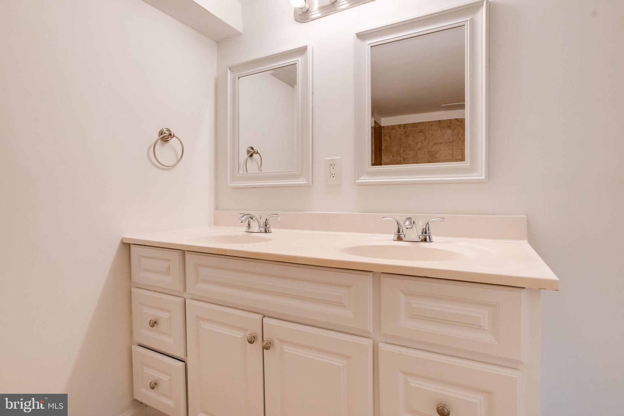 VILLAGE OF WHITE OAK - Residential