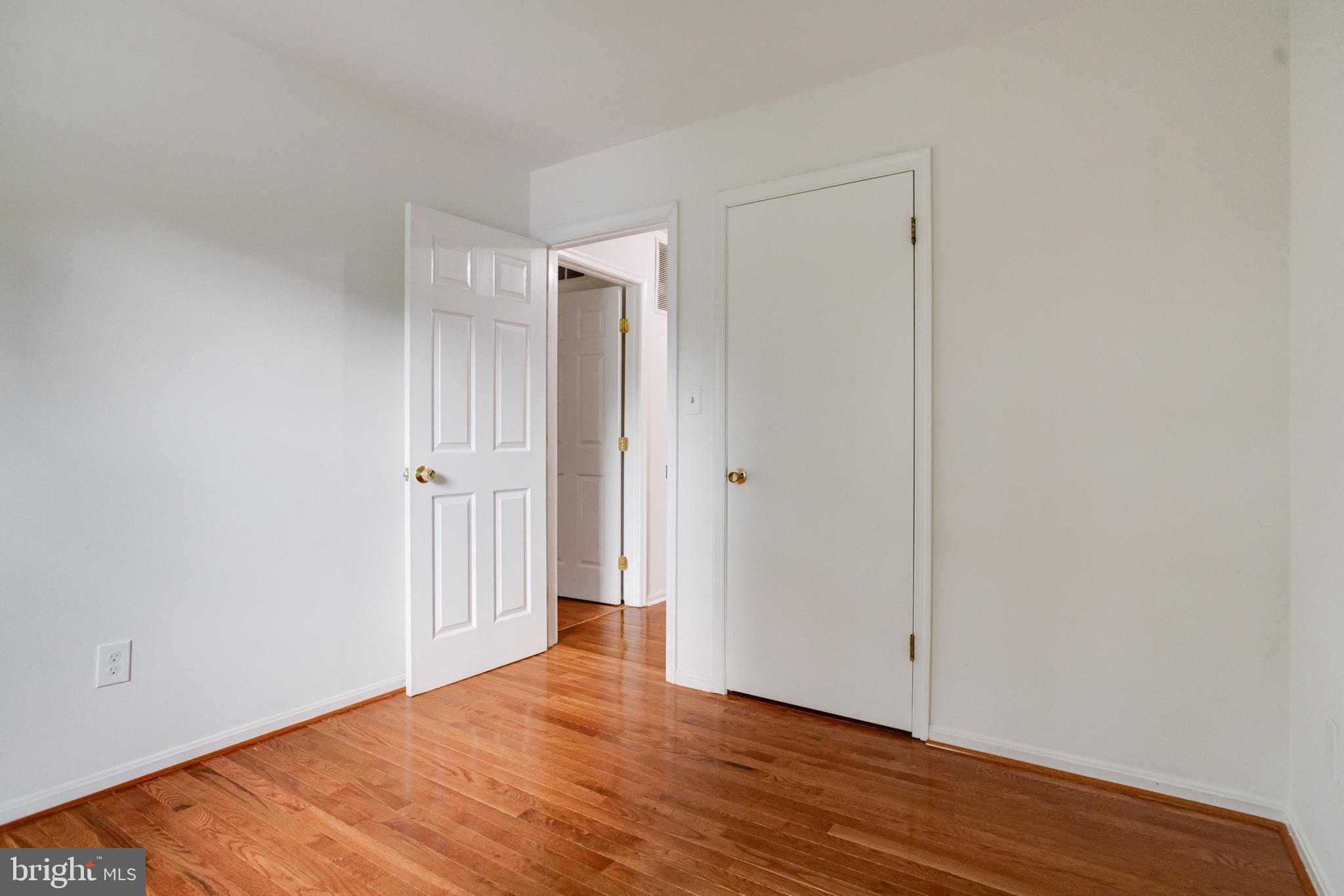 VILLAGE OF WHITE OAK - Residential