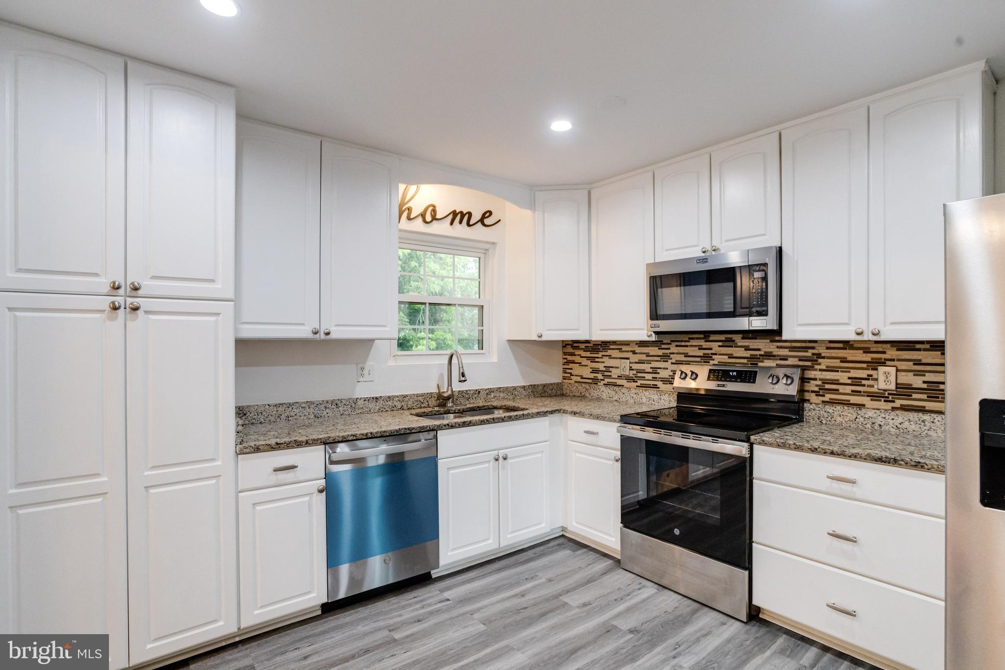 VILLAGE OF WHITE OAK - Residential