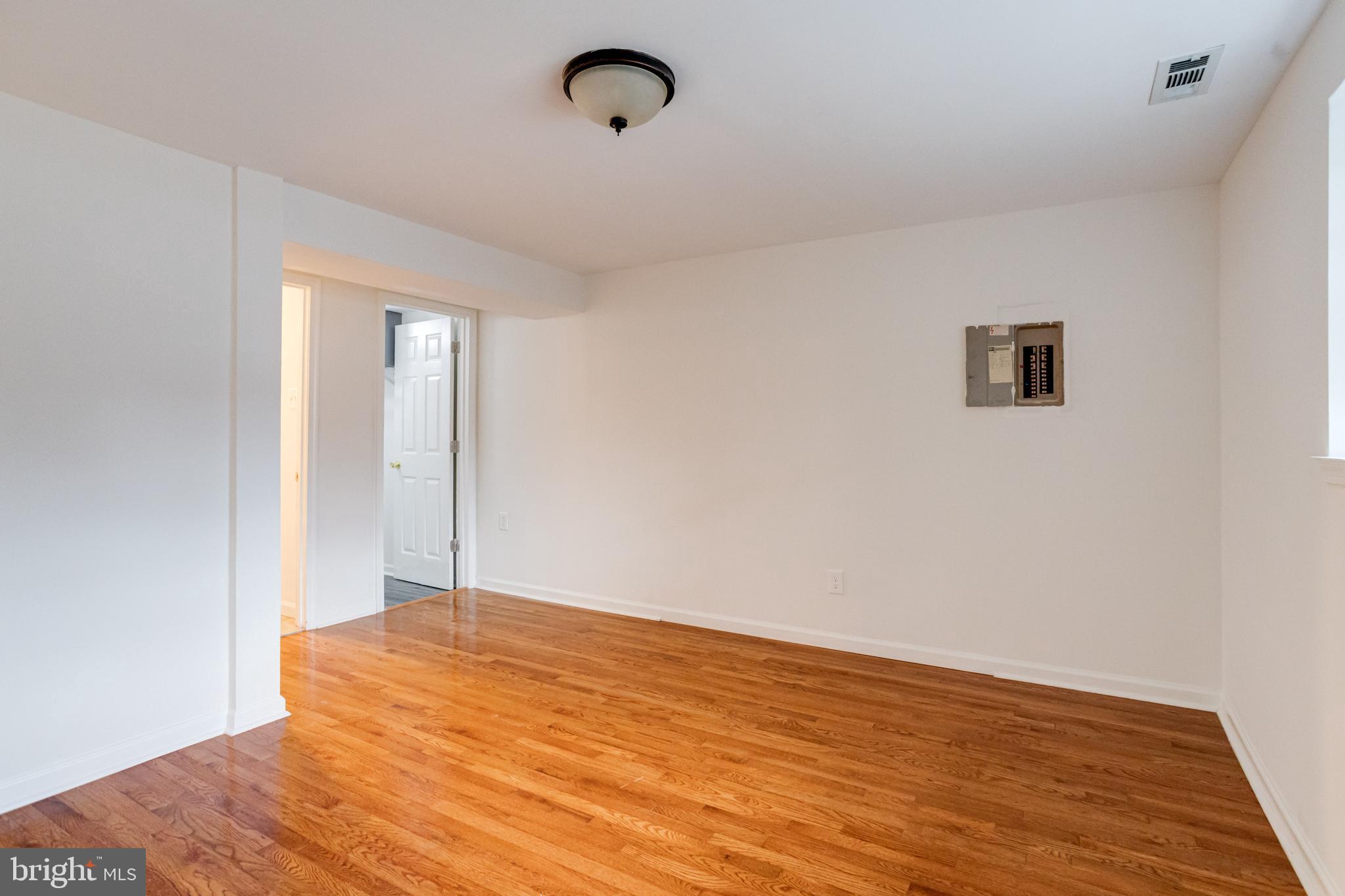 VILLAGE OF WHITE OAK - Residential