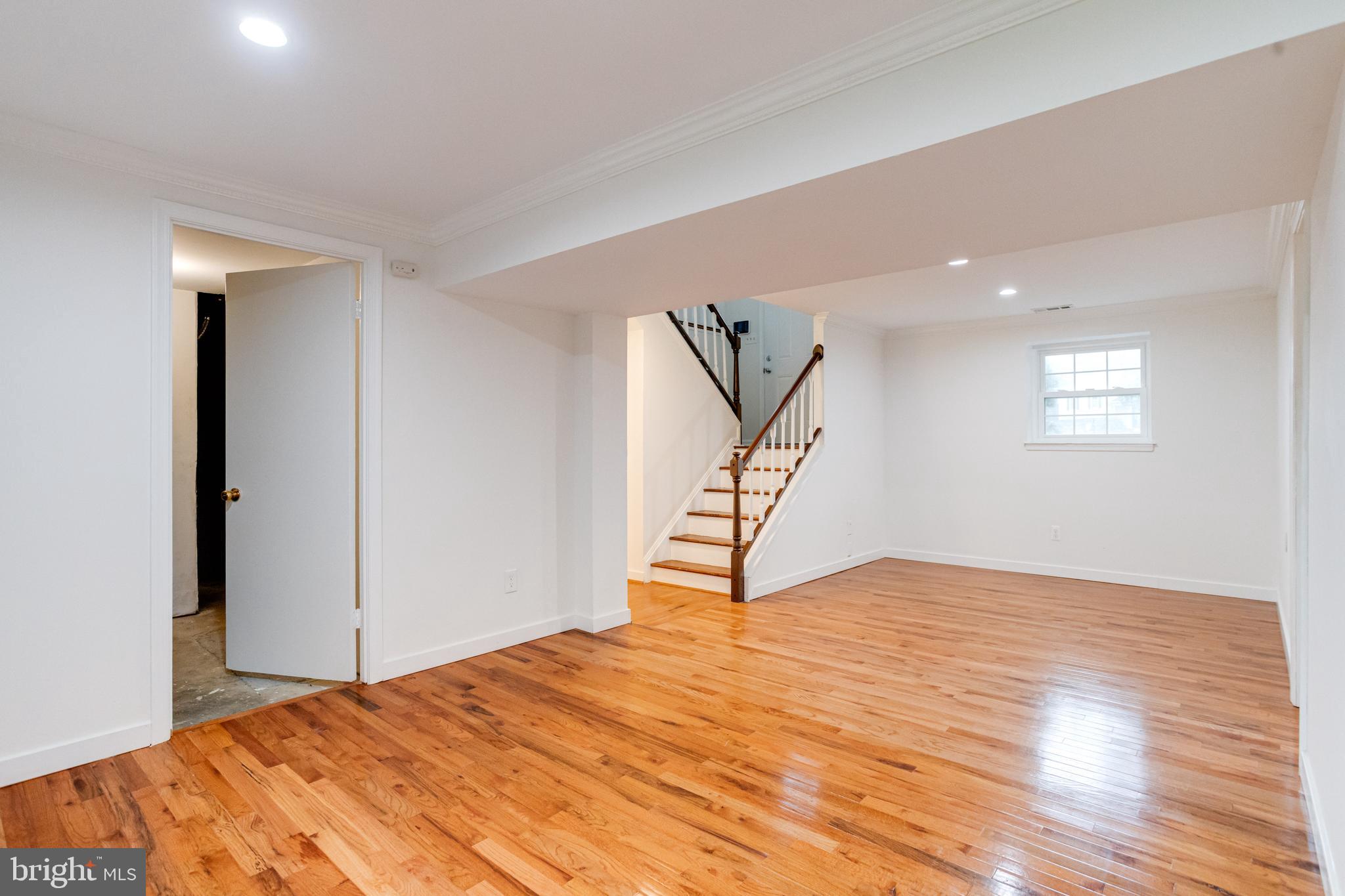 VILLAGE OF WHITE OAK - Residential