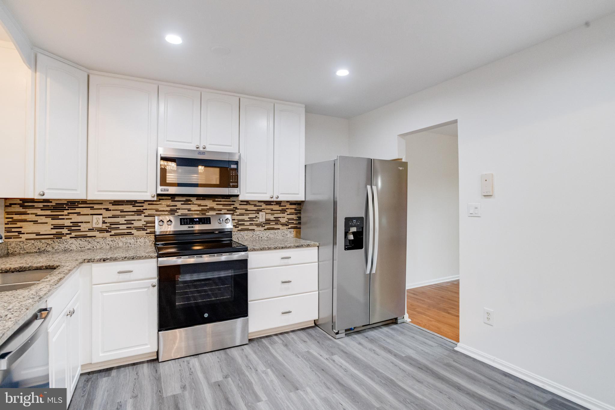 VILLAGE OF WHITE OAK - Residential