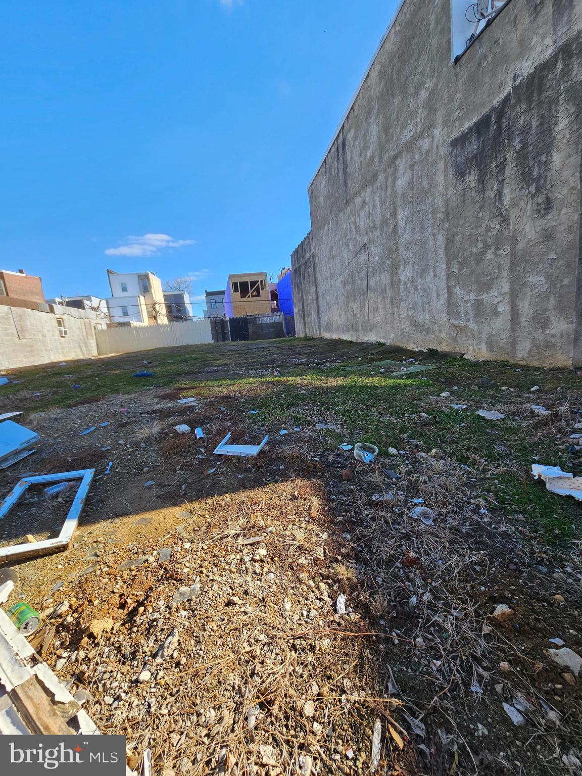 2319 N SMEDLEY STREET 23