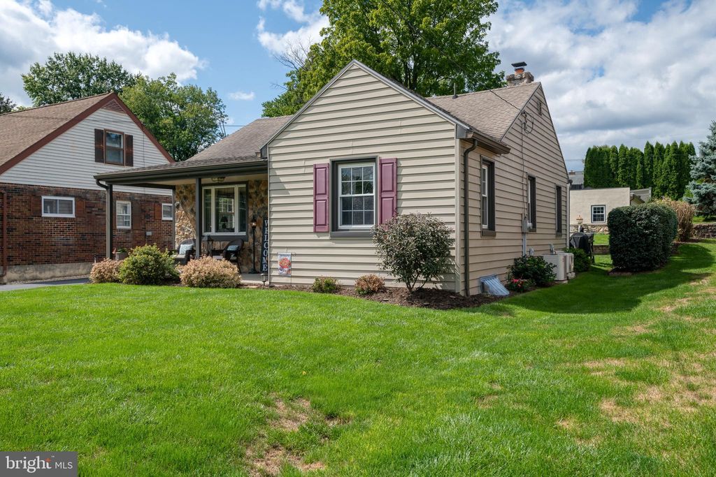 Photo of 115 OLD MILL RD, EPHRATA, PA 17522 (MLS # PALA2041028)