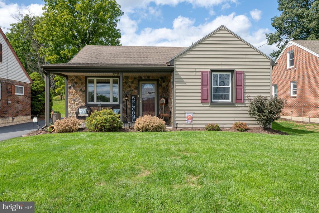Photo of 115 OLD MILL RD, EPHRATA, PA 17522 (MLS # PALA2041028)