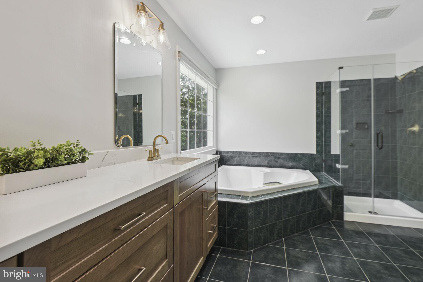 TIMBERLAKE ESTATES - Residential