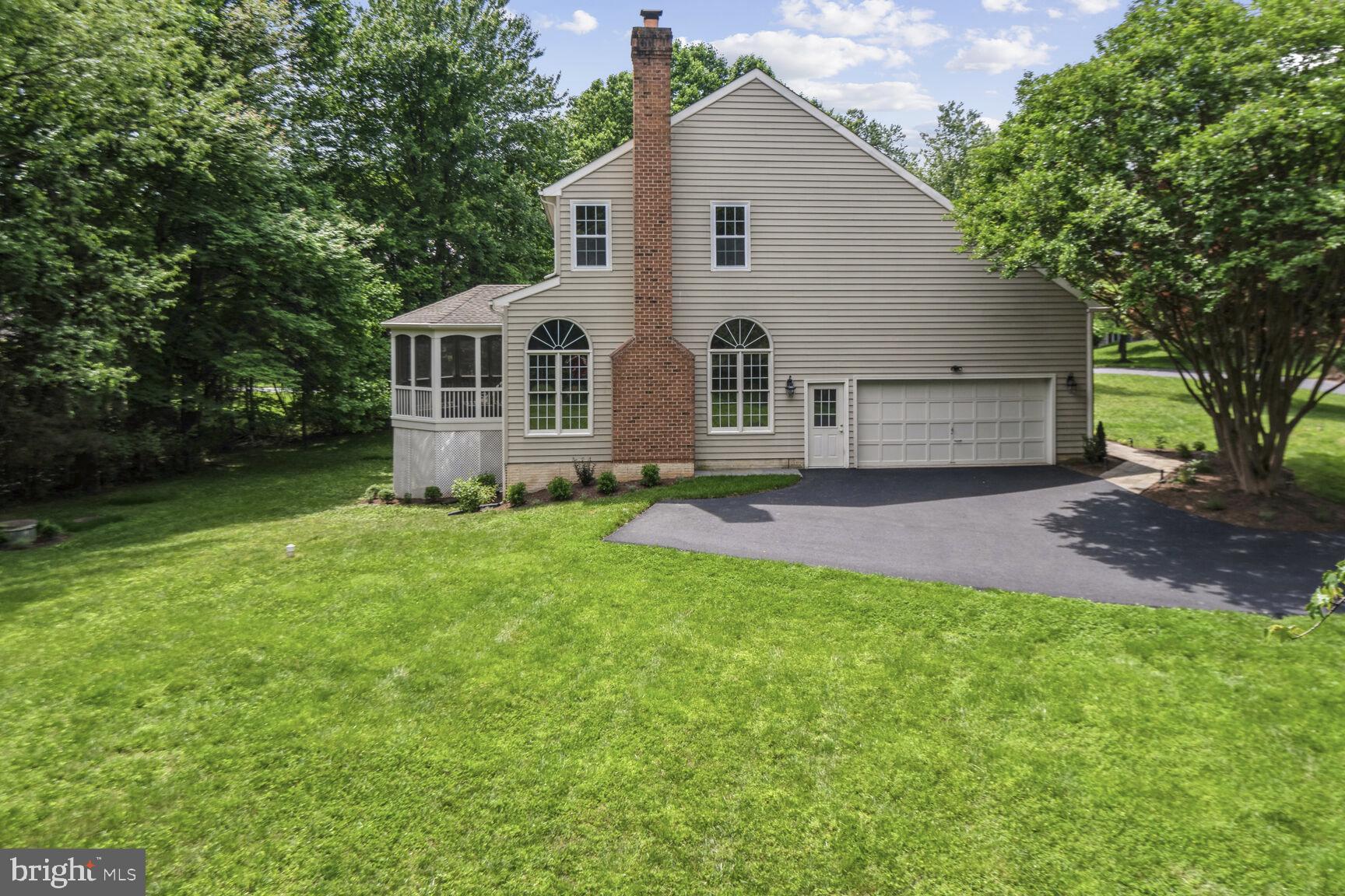 TIMBERLAKE ESTATES - Residential