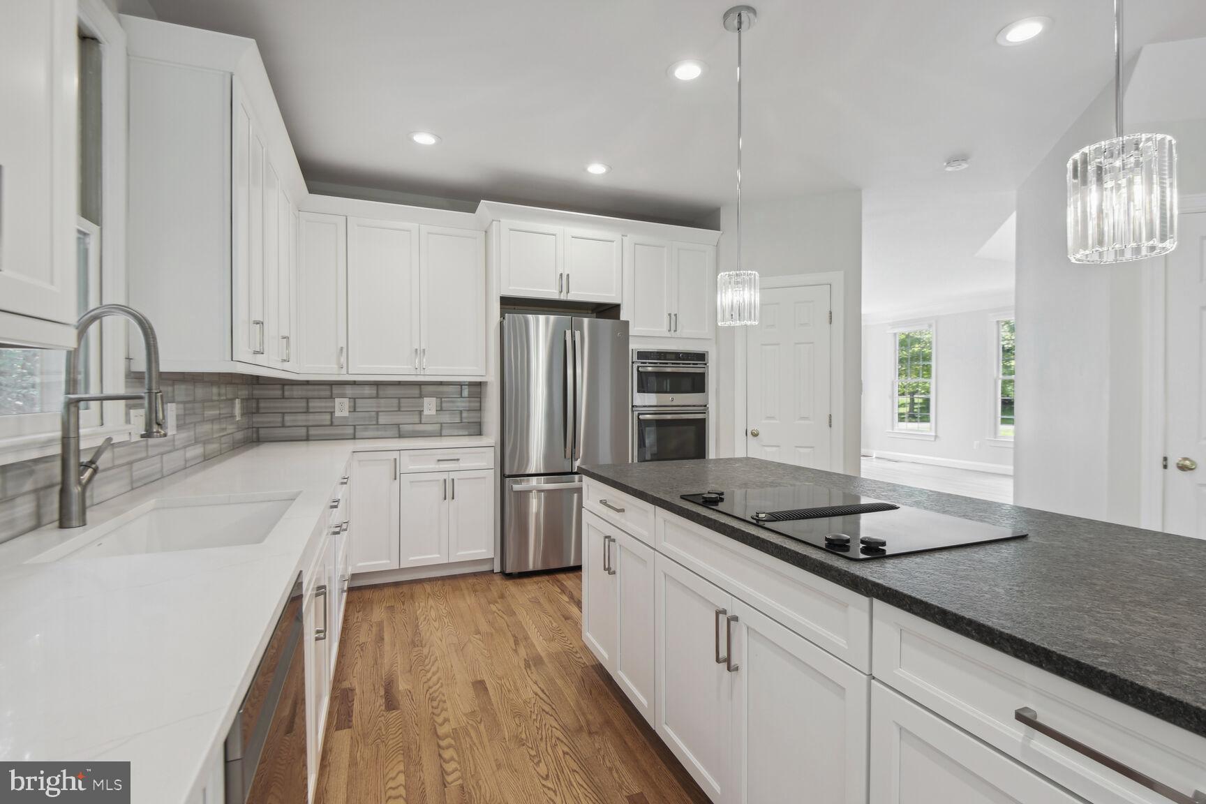 TIMBERLAKE ESTATES - Residential