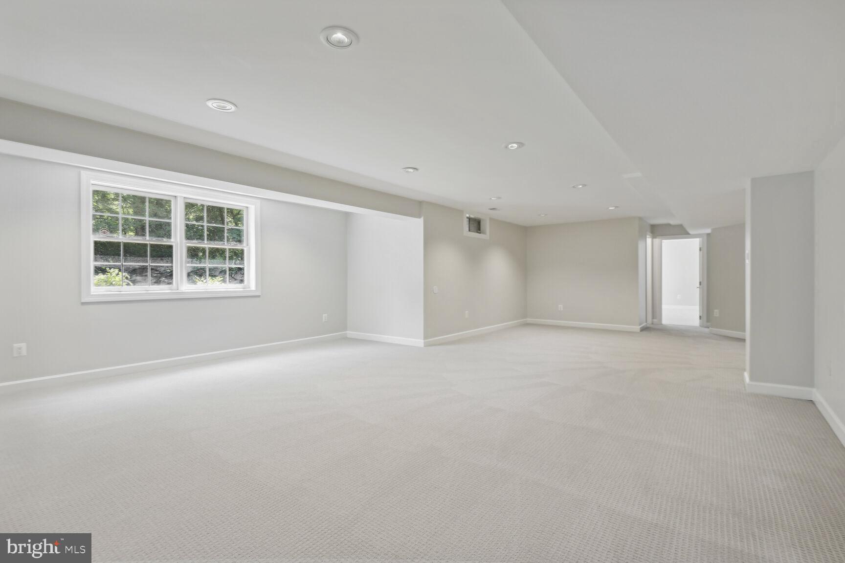 TIMBERLAKE ESTATES - Residential