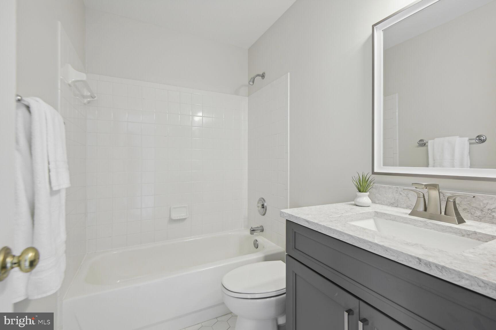 TIMBERLAKE ESTATES - Residential