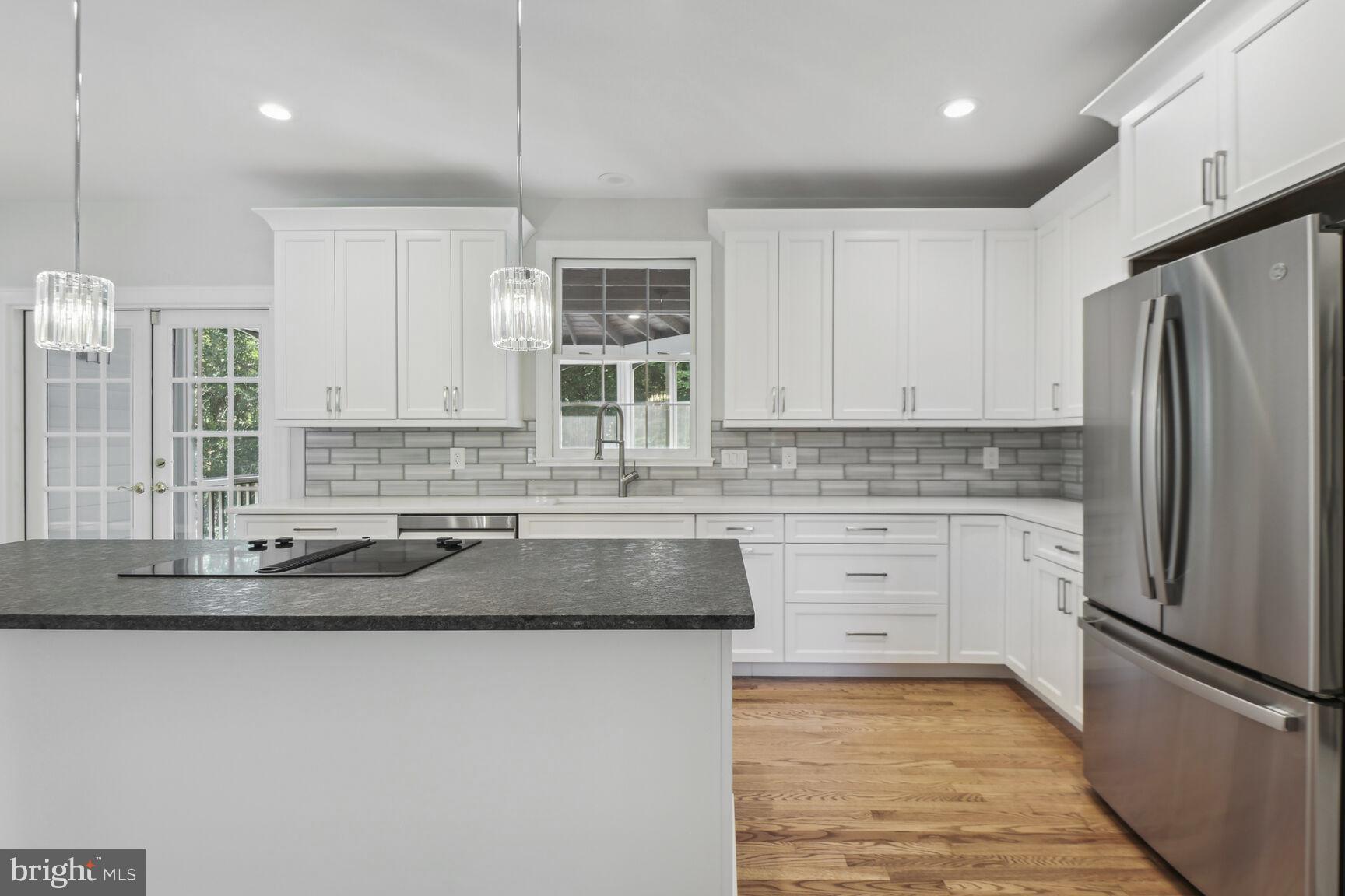 TIMBERLAKE ESTATES - Residential