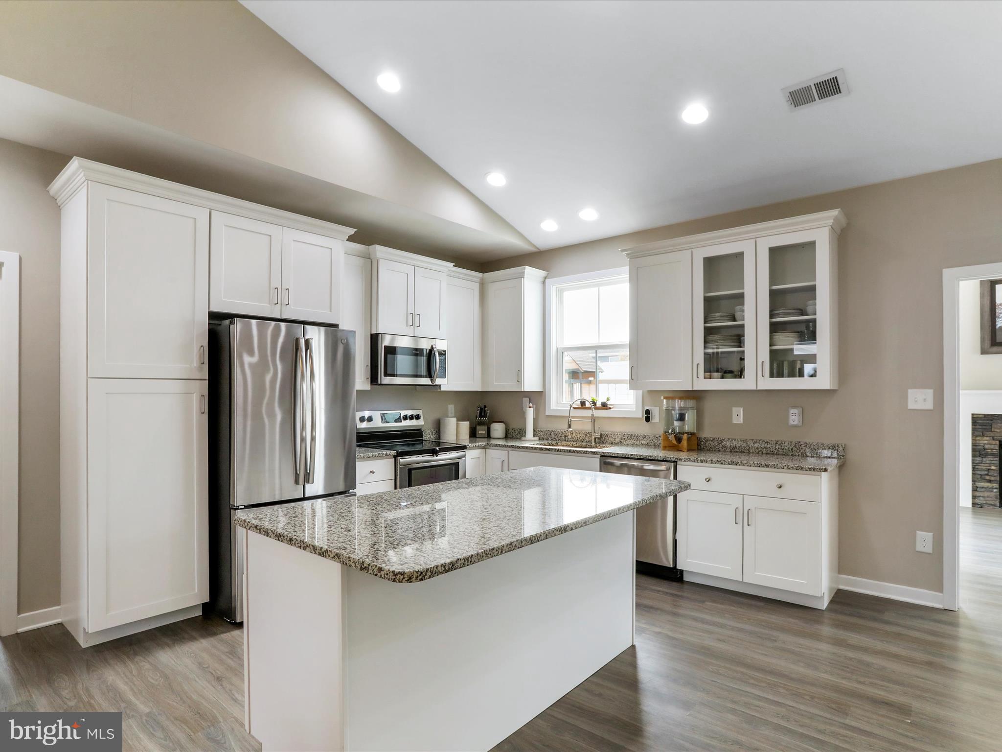 NADENBOUSCH PINES - Residential