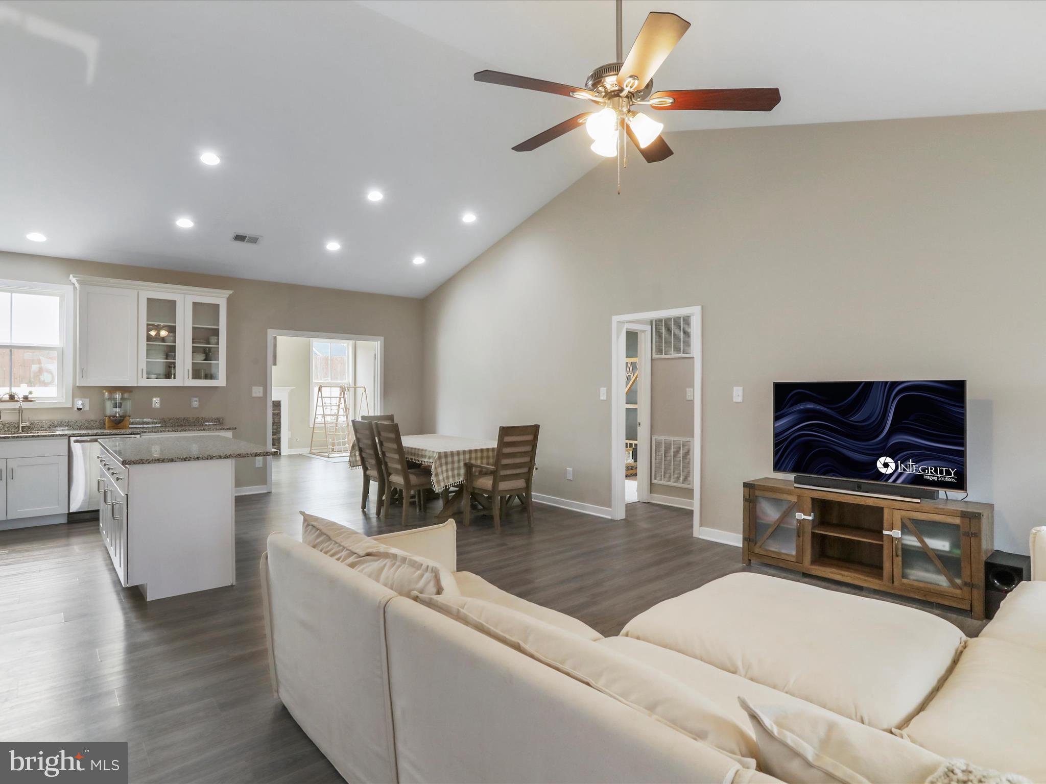 NADENBOUSCH PINES - Residential