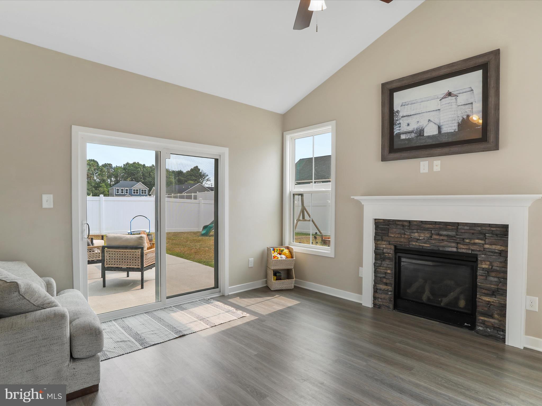 NADENBOUSCH PINES - Residential