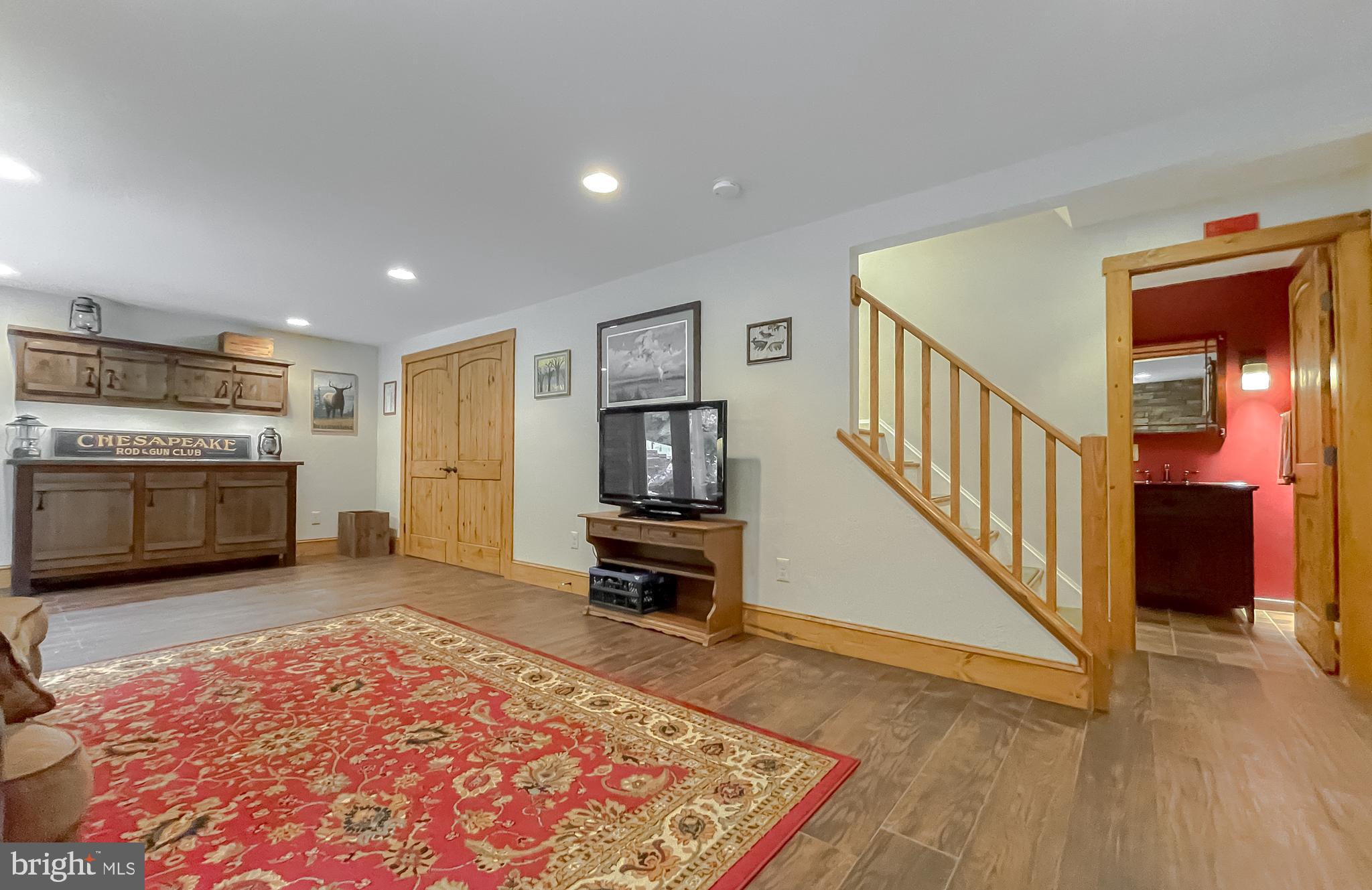 CHESTNUT HILLS - Residential