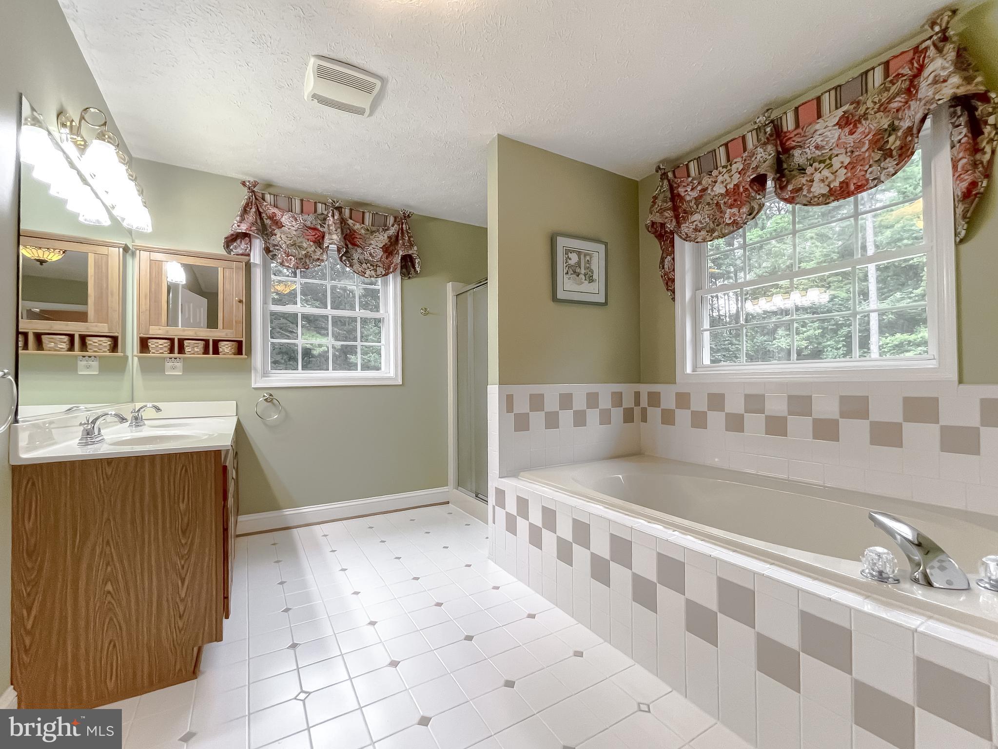 CHESTNUT HILLS - Residential