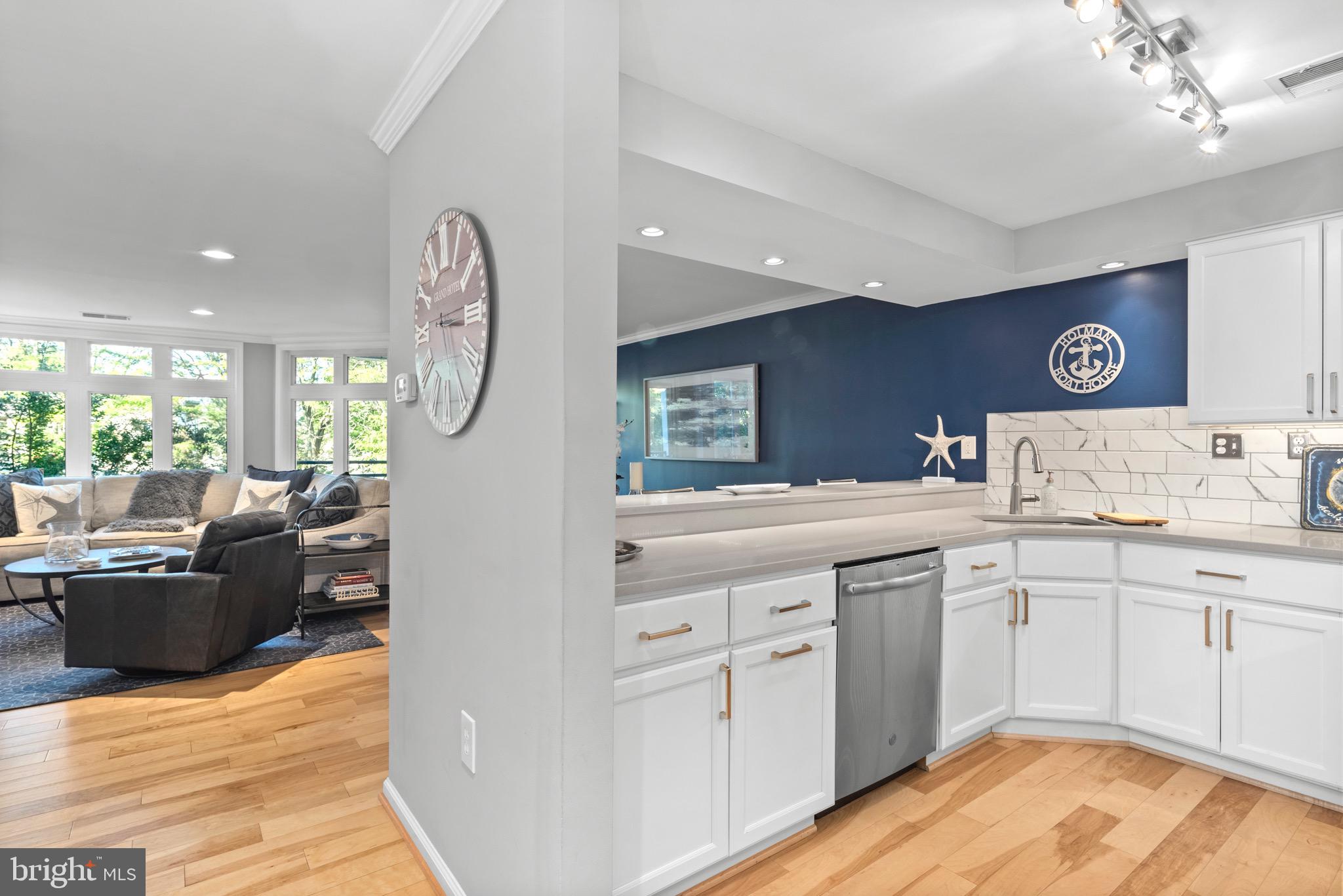 LAKE HERON CONDO - Residential