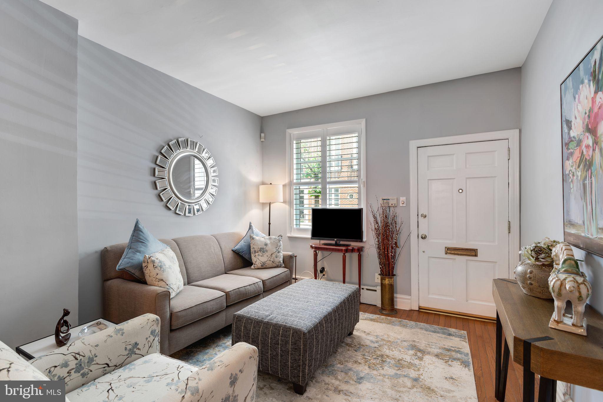 SOCIETY HILL - Residential