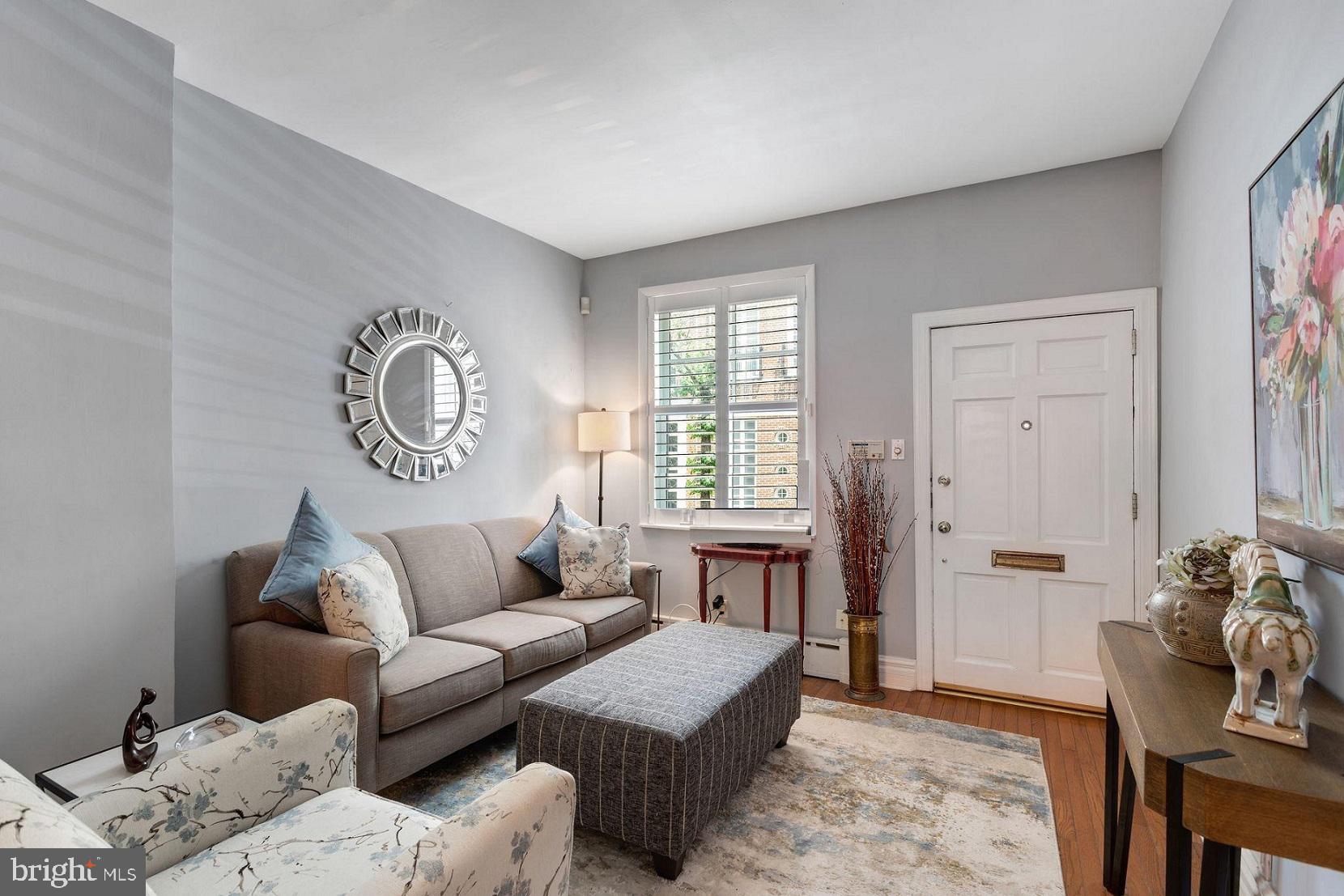 SOCIETY HILL - Residential