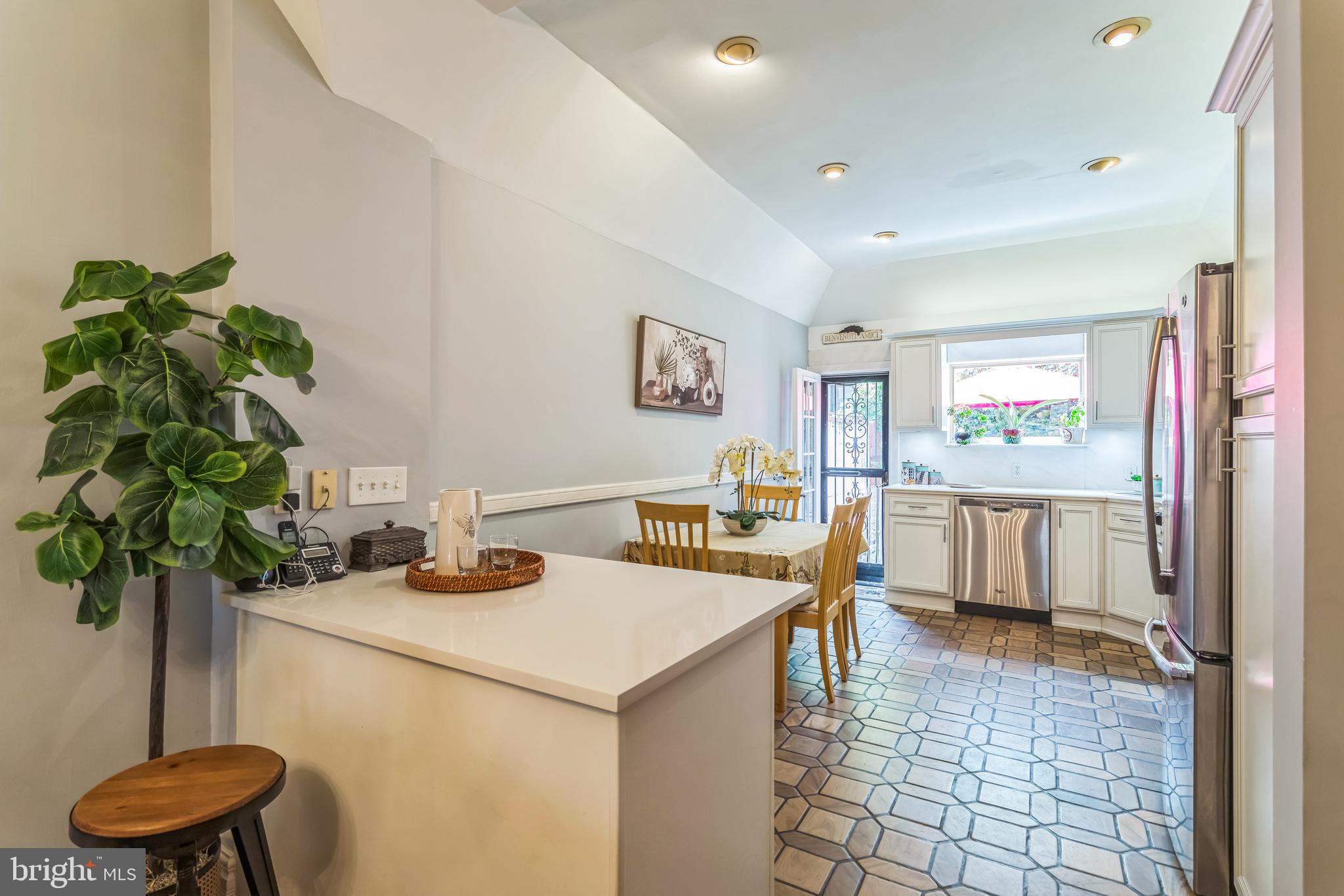 SOCIETY HILL - Residential