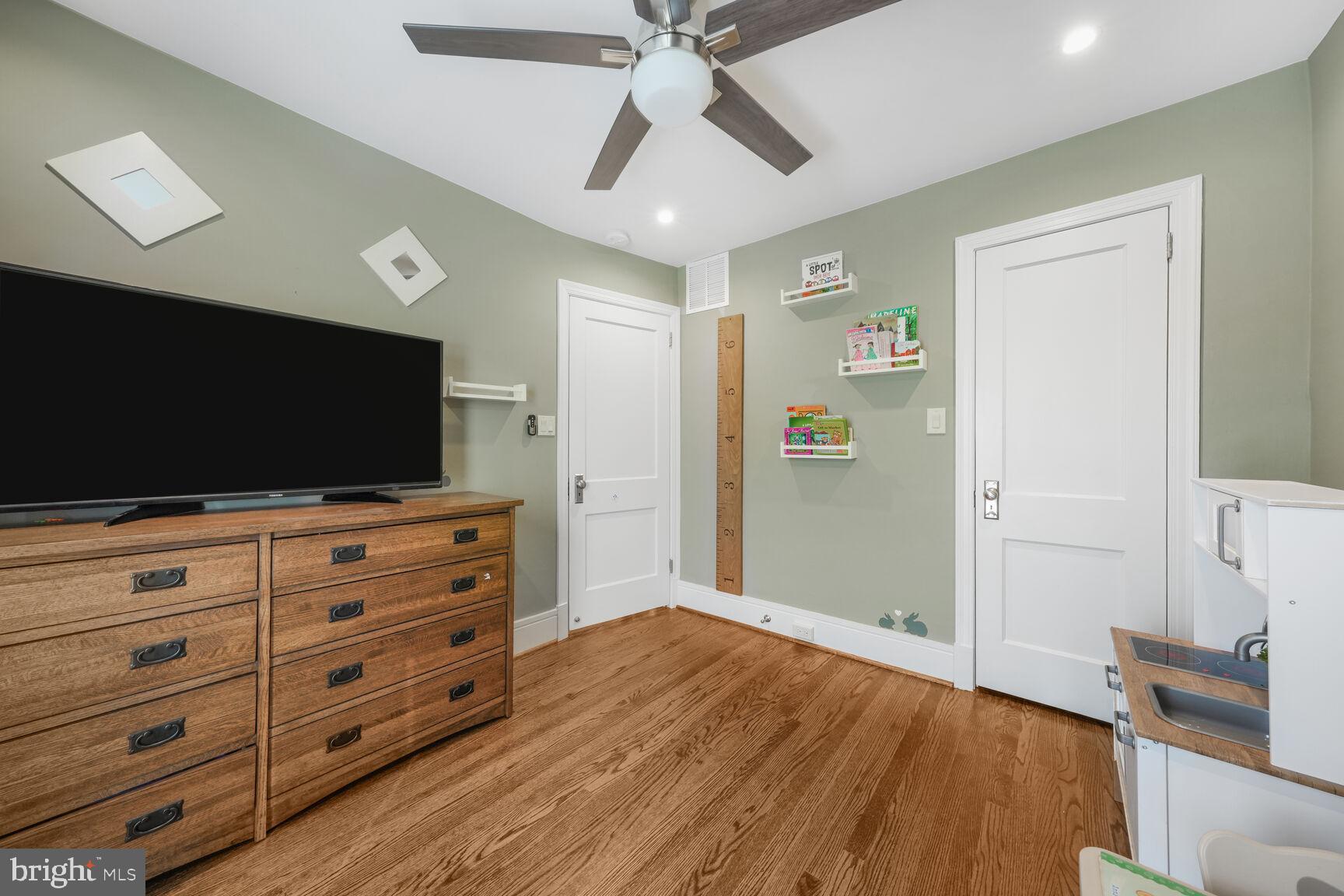 LINDEN GARDENS - Residential